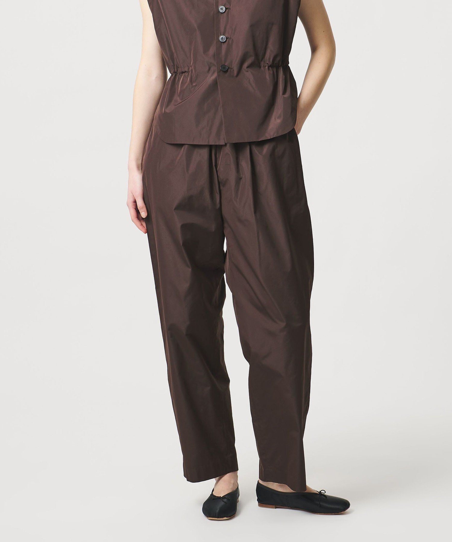 LOEFF ＜LOEFF＞グロッシー タフタ クロップド パンツ ユナイテッドアローズ パンツ その他のパンツ ブラック ブラウン【送料無料】 stylife-15621809 Rakuten Fashion サンプル画像2