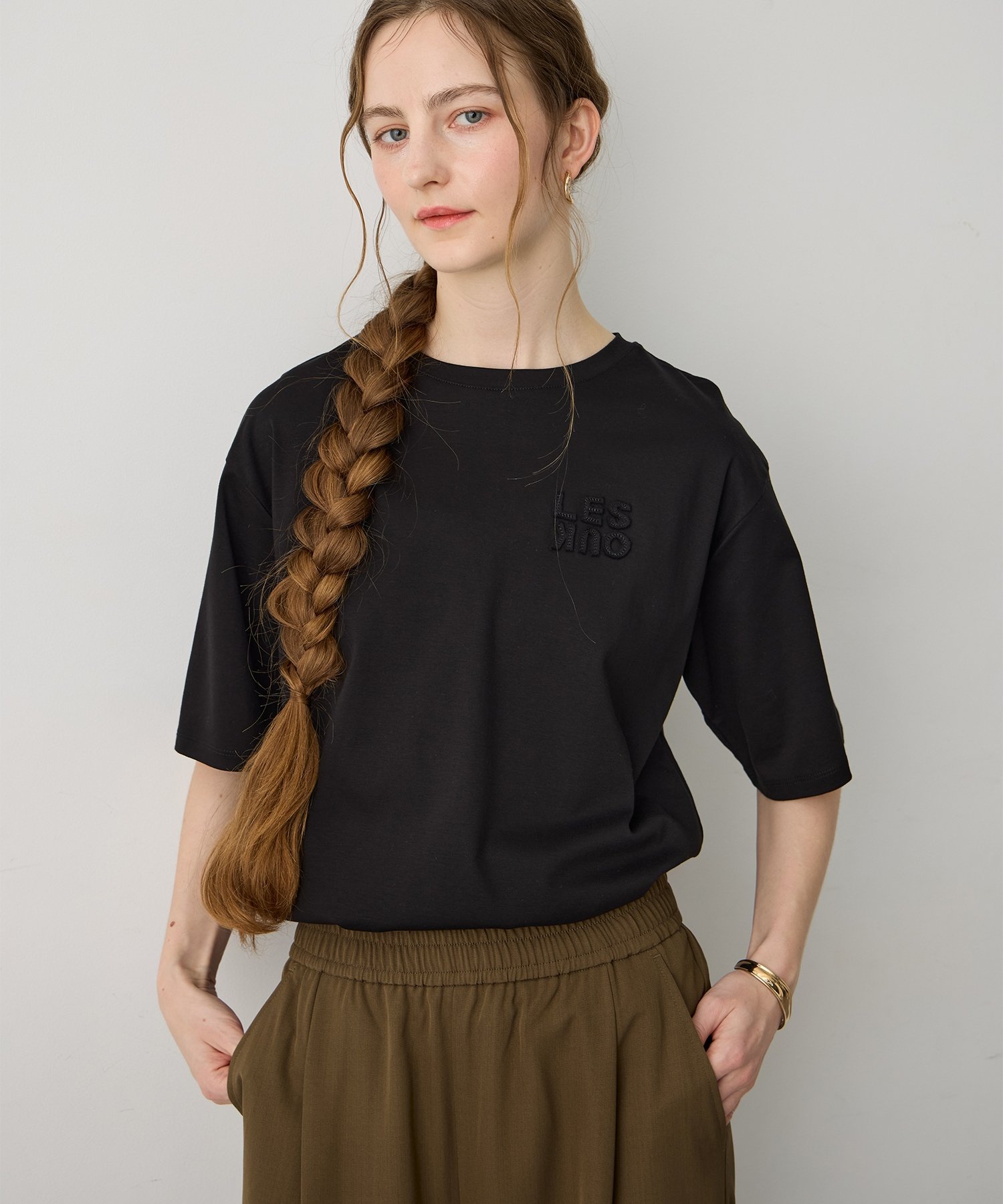 LE SOUK HOLIDAY ワッペンロゴTシャツ【接触冷感・吸水速乾】 ルスークホリデー トップス カットソー・Tシャツ グレー ブラック【送料無料】