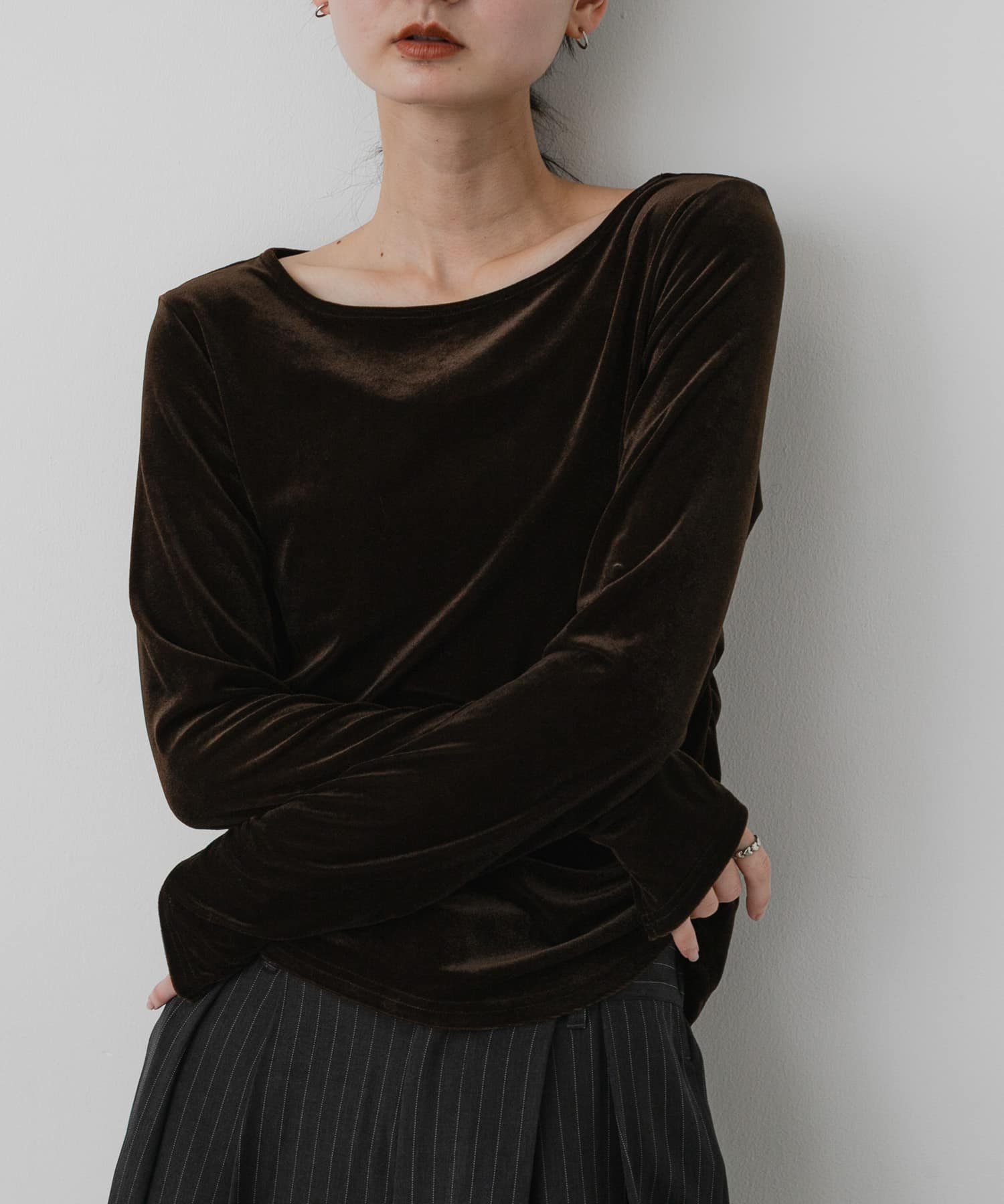 SENSE OF PLACE サイドシャーリングベロアロングTシャツ センス オブ プレイス トップス カットソー・Tシャツ ブラウン ホワイト ブラック
