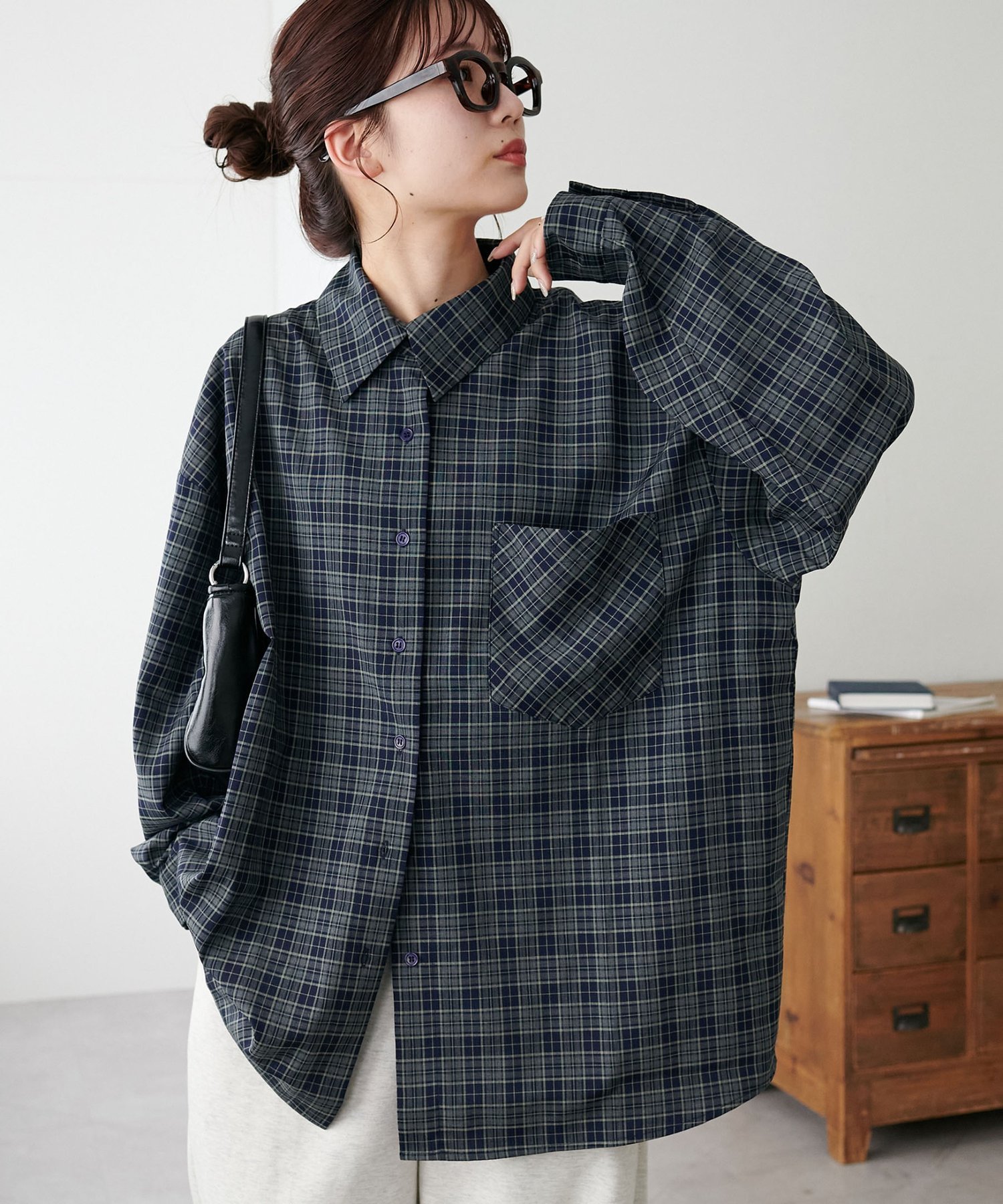 Discoat 【WEB限定】チェックビッグシャツ ディスコート トップス シャツ・ブラウス ネイビー ベージュ ブラウン ブラック【送料無料】のサムネイル