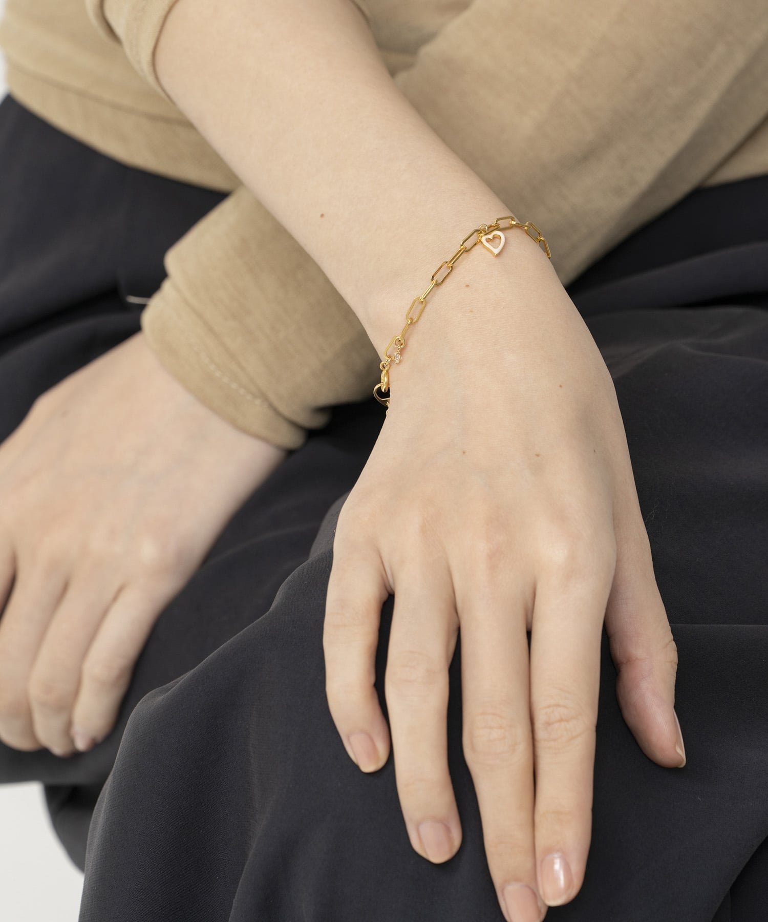 【SALE／35%OFF】LAPUIS LAPUIS(ラピュイ) Amuse heart bracelet A キャセリーニ アクセサリー・腕時計 ブレスレット・バングル ブラック ホワイト