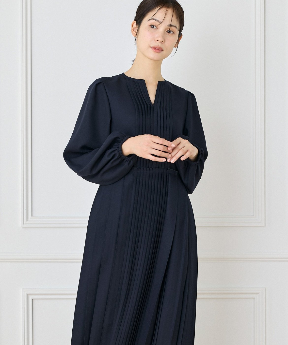 INED クラシックプリーツワンピース《la veille by SUPERIOR CLOSET》 イネド ワンピース・ドレス その他のワンピース・ドレス ネイビー ホワイト