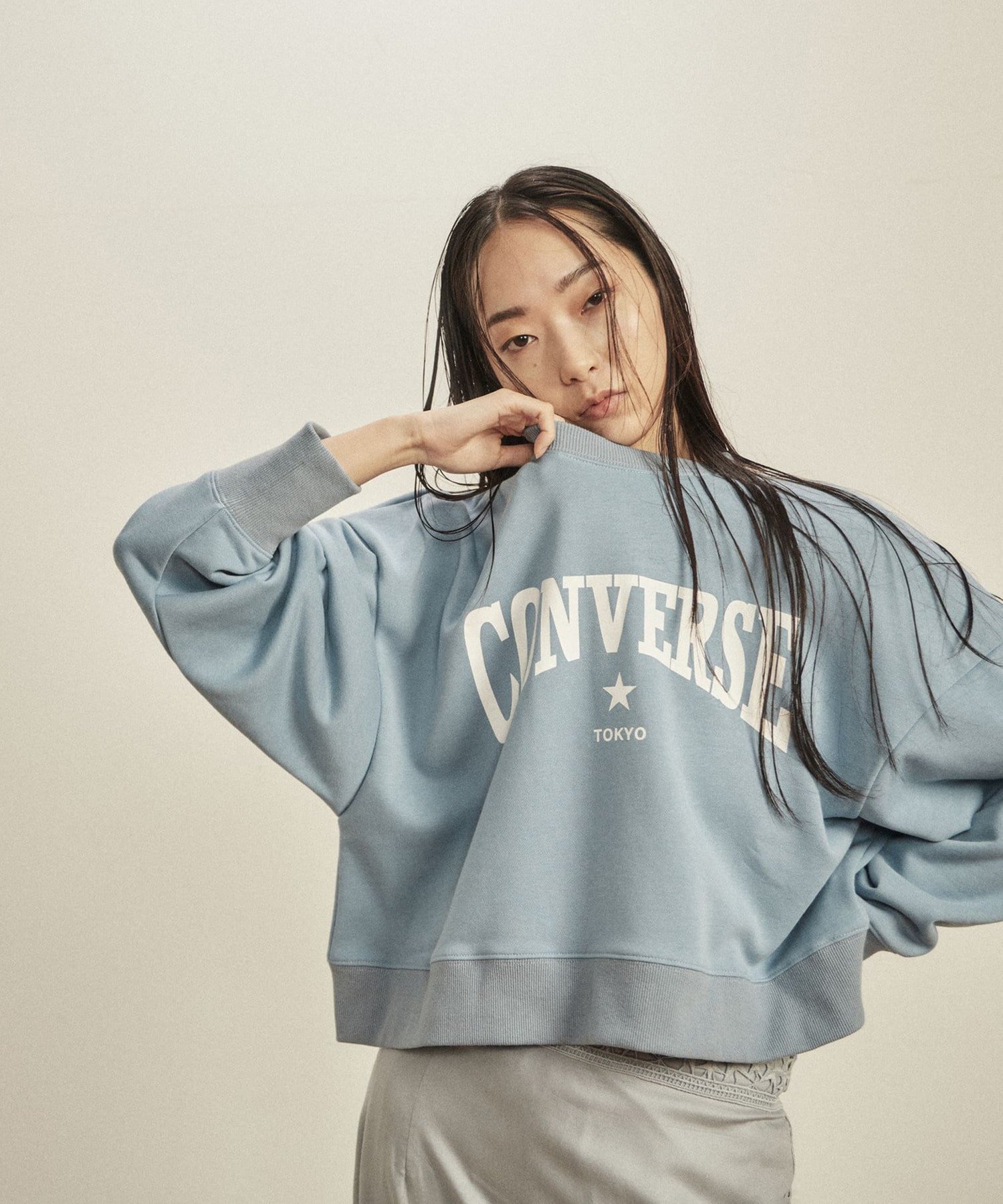 CONVERSE TOKYO WOMEN LOGO DESIGN SHORT SWEAT コンバーストウキョウ トップス スウェット・トレーナー ブルー ホワイト グレー レッド【送料無料】