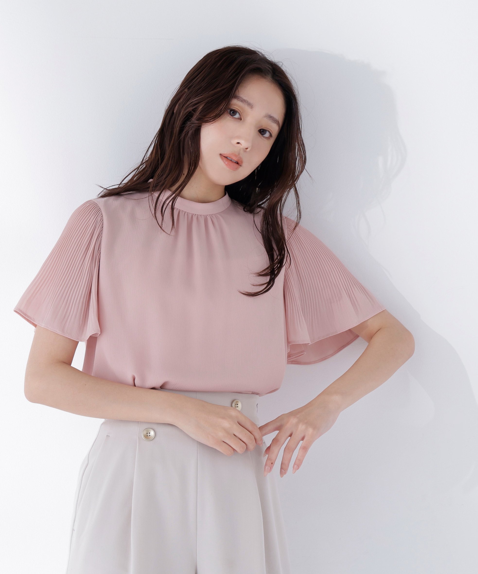 NATURAL BEAUTY BASIC 楊柳フレアスリーブブラウス ナチュラルビューティベーシック トップス シャツ・ブラウス グレー ホワイト ピンク