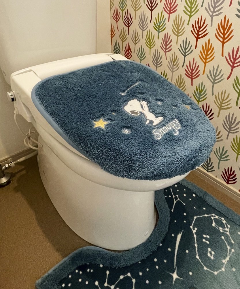 PEANUTS 星空スヌーピー 兼用フタカバー ローラ インテリア・生活雑貨 トイレ用品・バス用品 ブルー