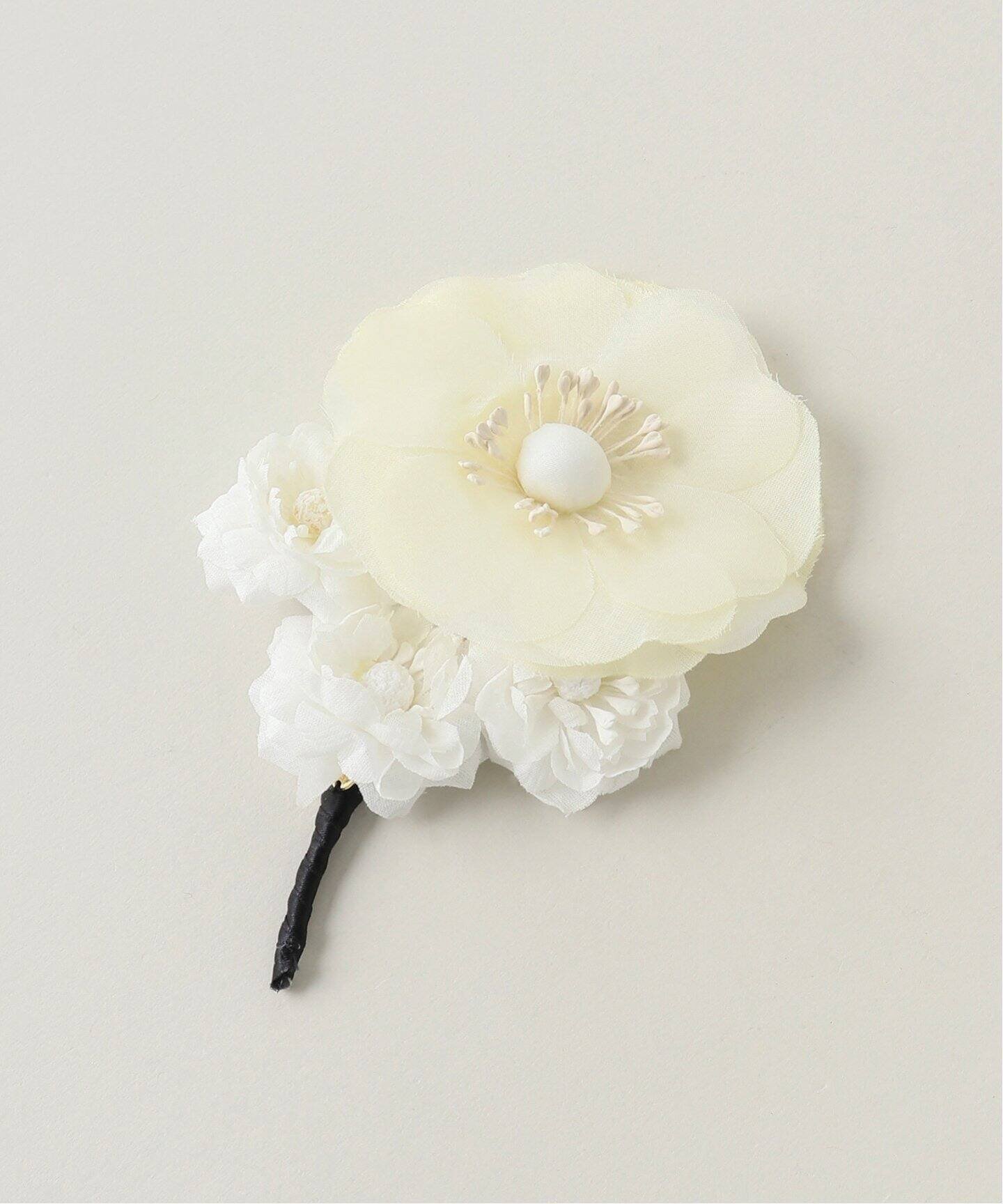 JOURNAL STANDARD 【IRIS47/イリスフォーセブン】 PEONY CORSAGE:コサージュ ジャーナル スタンダード アクセサリー・腕時計 ブローチ・コサージュ・バッジ ホワイト【送料無料】