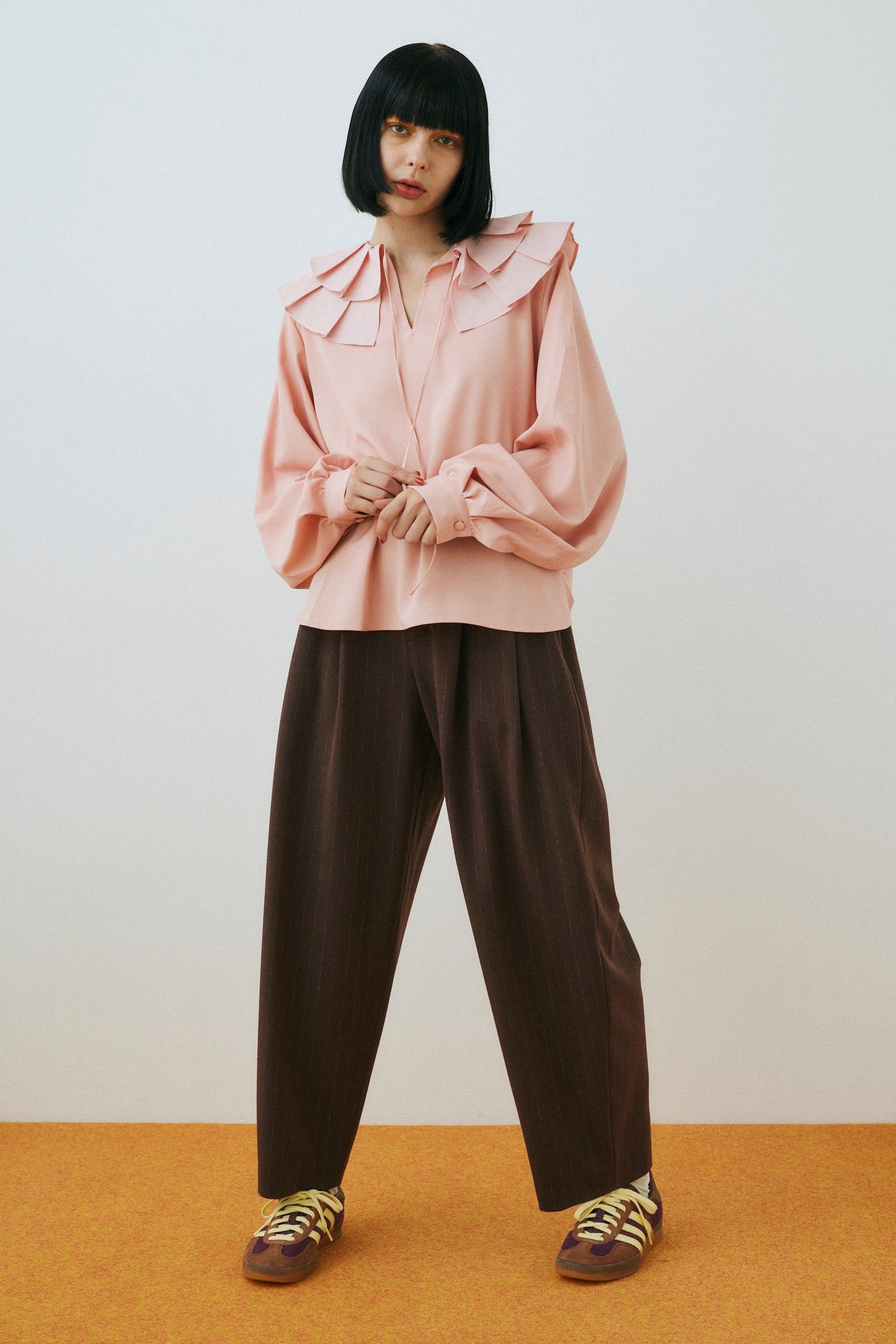 【SALE／10%OFF】HeRIN.CYE 2 tuck loose pants ヘリンドットサイ パンツ その他のパンツ グレー ブラ..