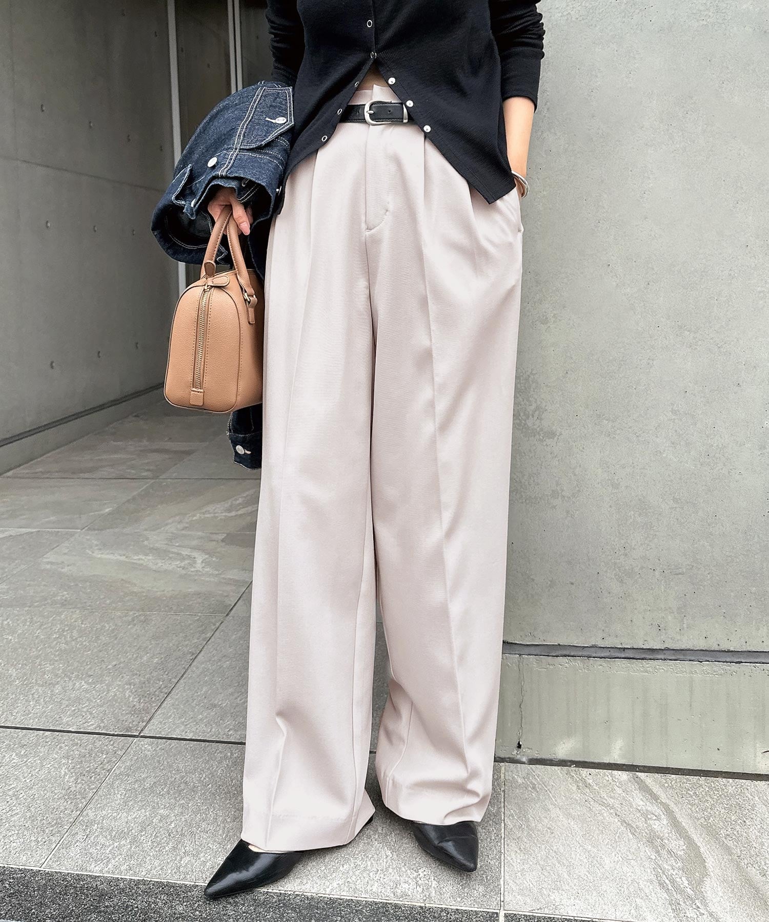 andme 2タック スラックス ワイド パンツ アンドミー パンツ その他のパンツ ベー...