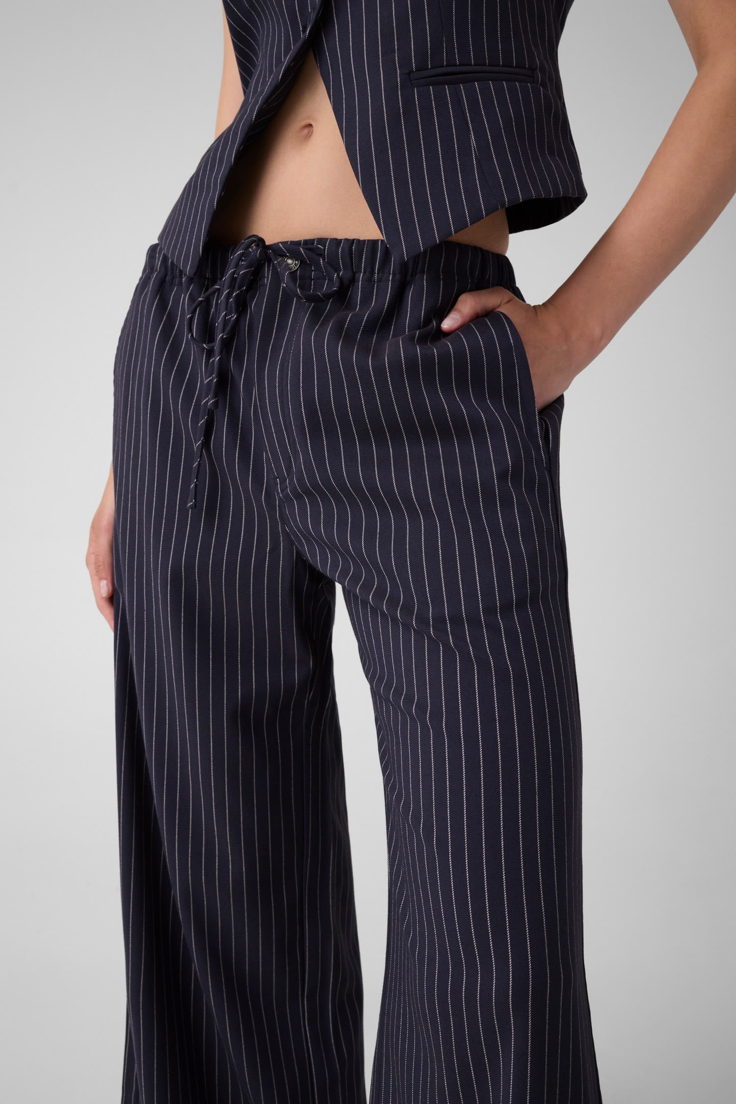 GUESS JEANS/(W)Pinstripe Wide Leg ゲス パンツ スラックス・ドレスパンツ ネイビー