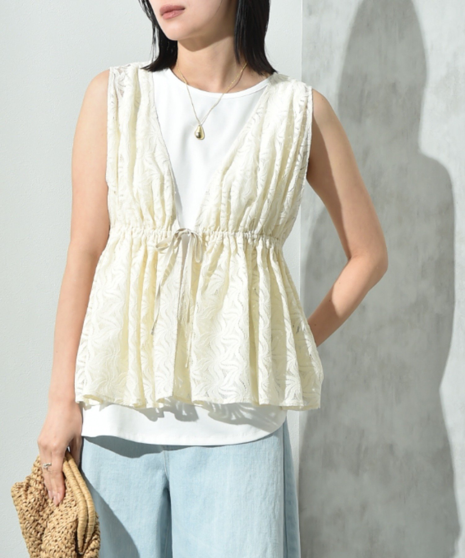 【SALE／46%OFF】INTERPLANET フラワーレースジレ インタープラネット トップス ベスト・ジレ ホワイト グレー【送料無料】