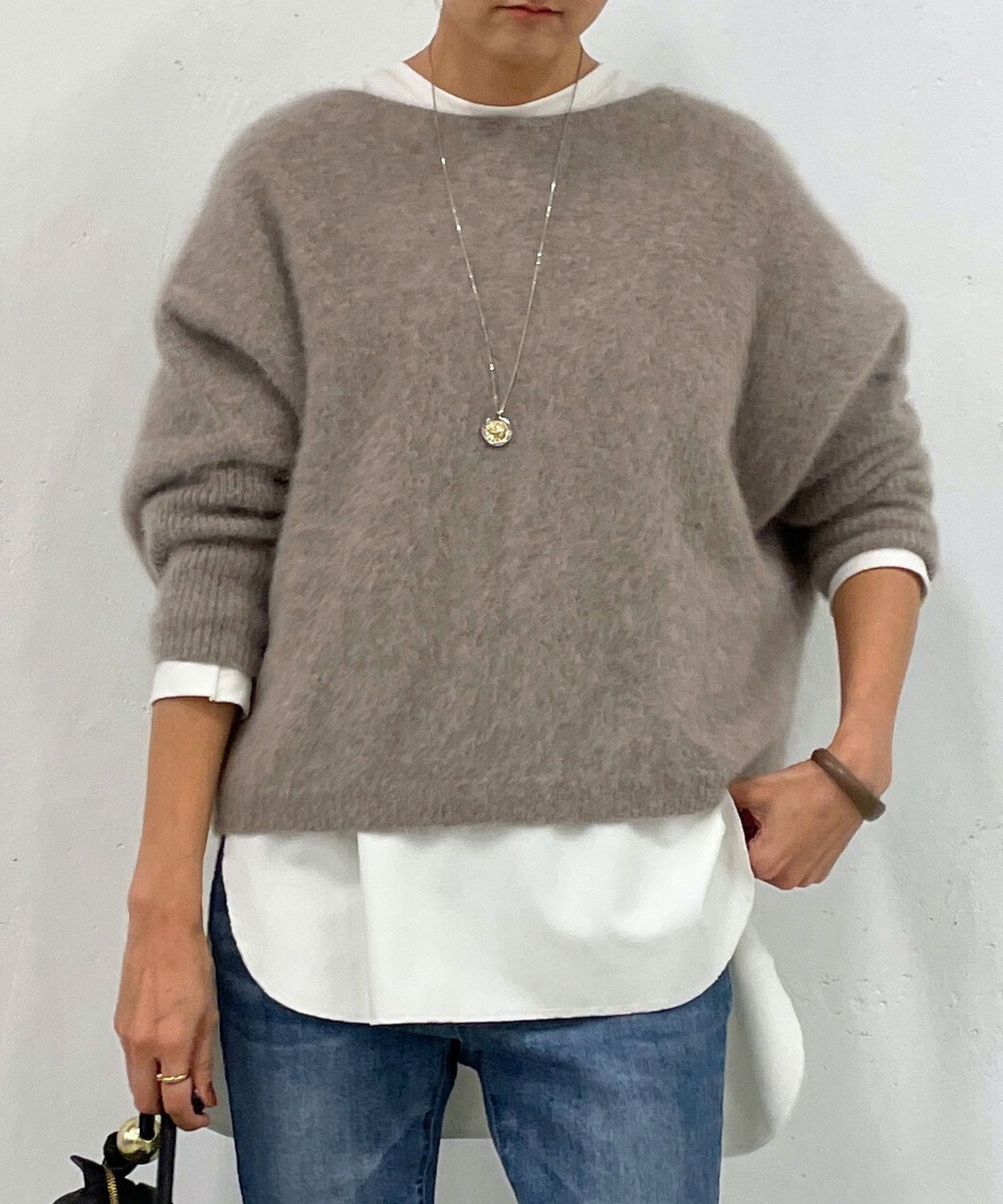 BEARDSLEY 《ブラック・グレー追加》FOXウール後ろボタンニット ビアズリー トップス ニット ブラック ホワイト イエロー ピンク ブラウン グレー【送料無料】のサムネイル