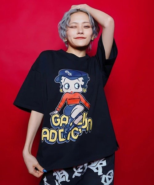 【BETTY BOOP×GALLIS ADDICTION】FRONT SITイラスト S/STEE(MENS) ジャックローズ トップス カットソー・Tシャツ ホワイト ブラック