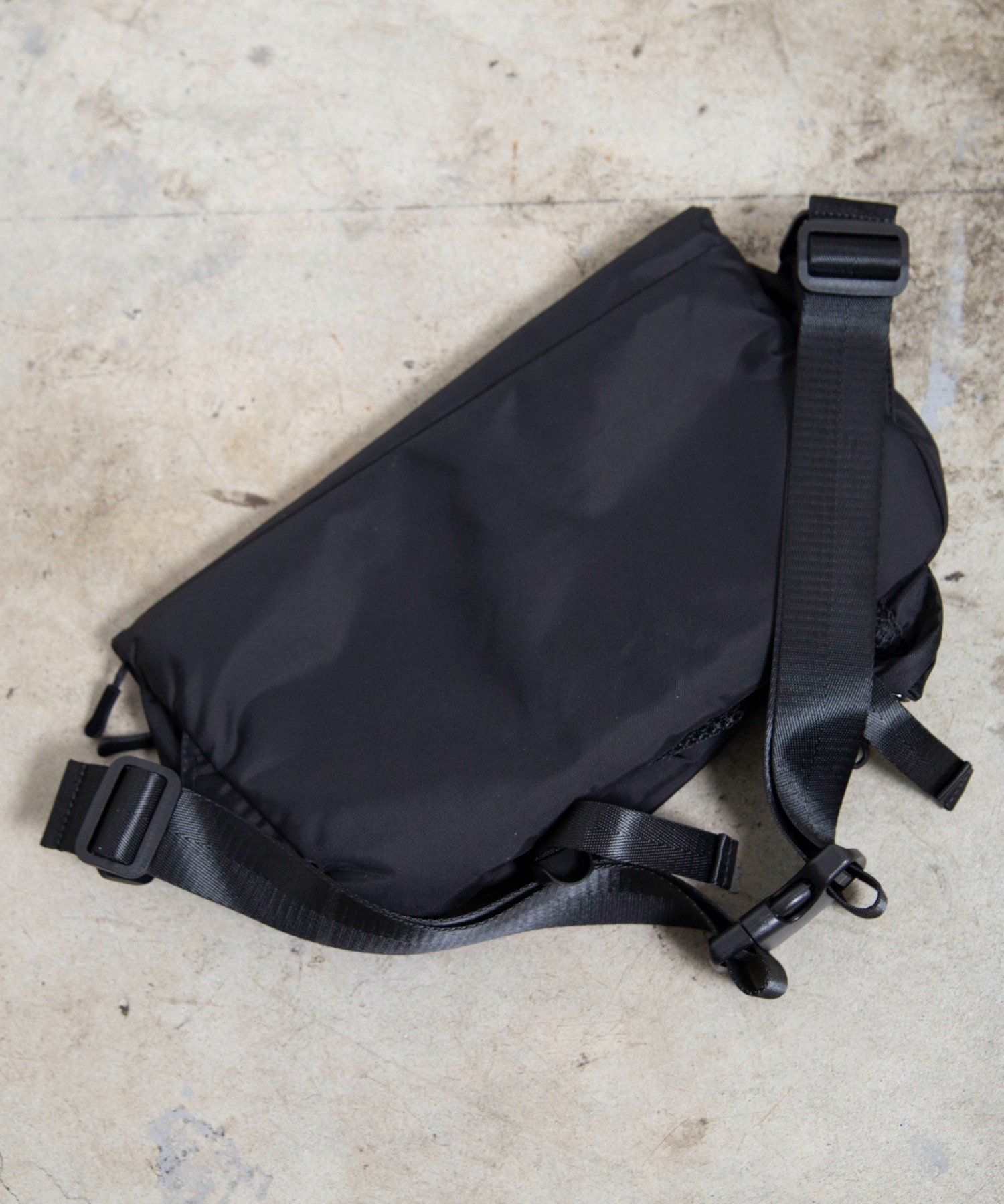 Magine EM:NoiR Hexa shoulder マージン バッグ ショルダーバッグ ブラック