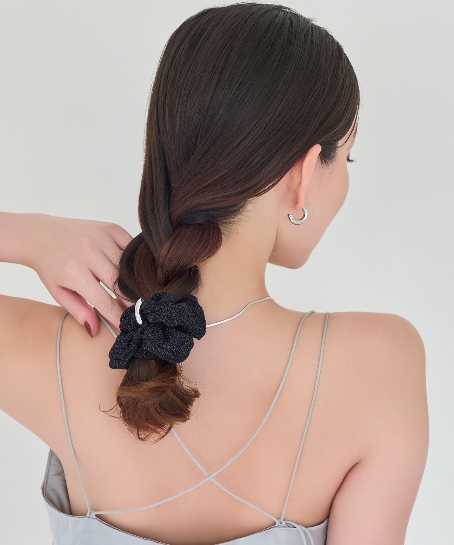 Phoebe メタルグリッターシュシュ ブラック ジュエルアディクト ヘアアクセサリー ヘアゴム ブラック