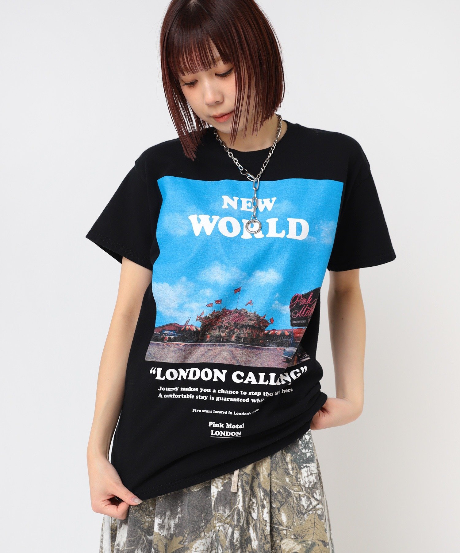 RNA M2474 PM NEW WORLD PT. T アールエヌエー トップス カットソー・Tシャツ ホワイト ブラック