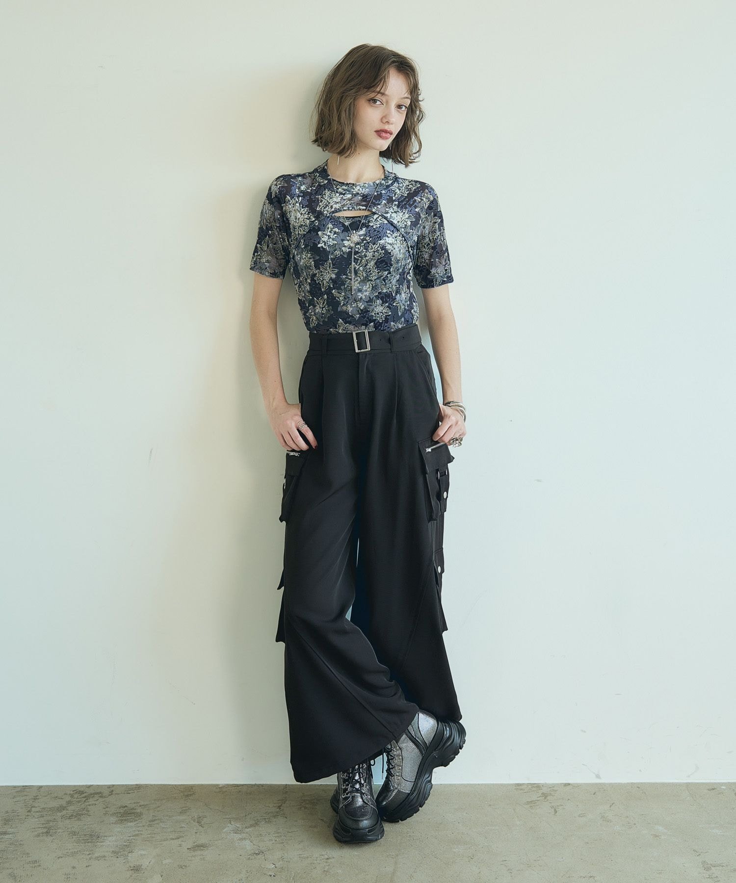 HARE フラワーフロッキーカット ハレ トップス カットソー・Tシャツ カーキグリーン ネイビー