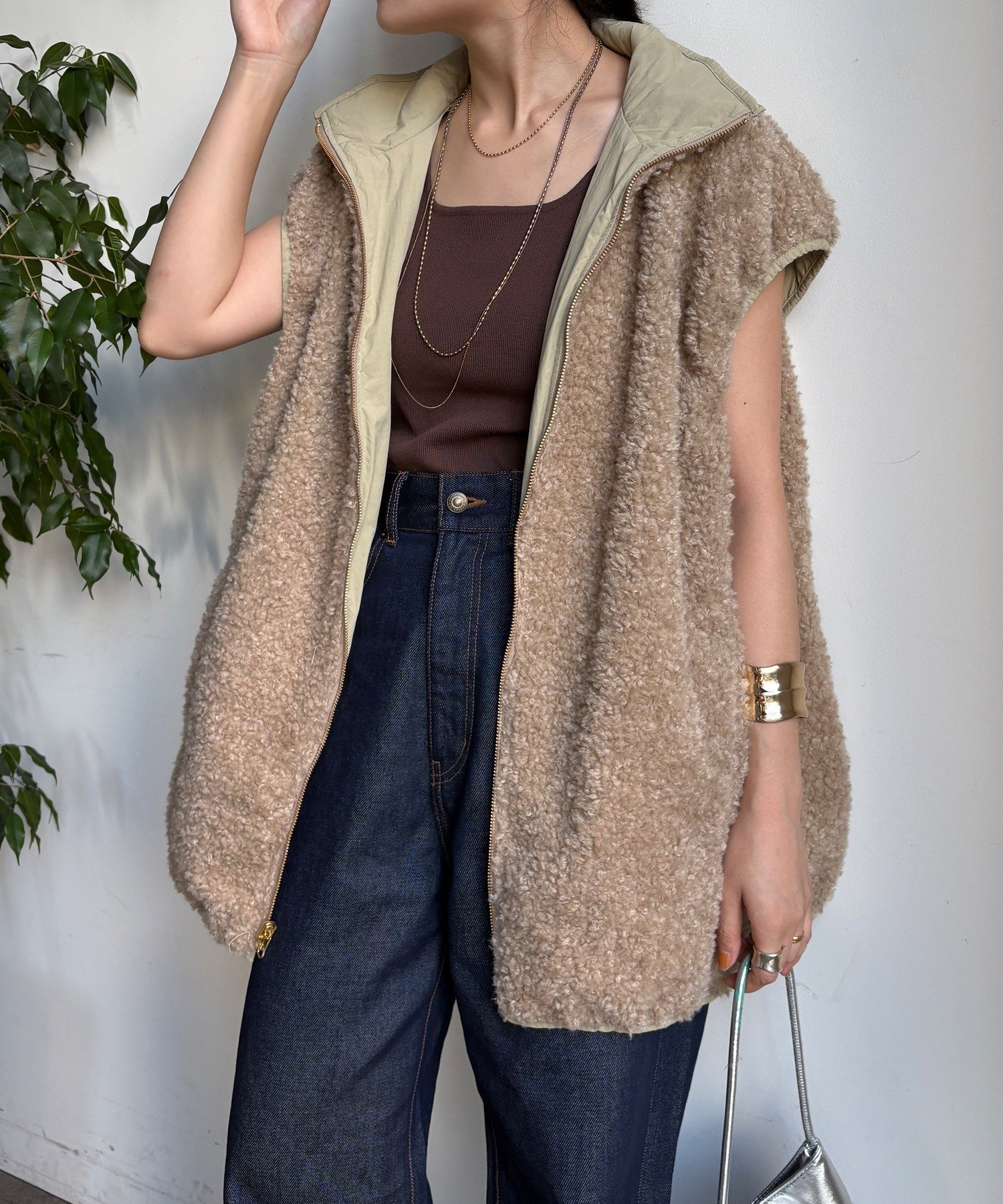 DouDou 【WEB限定】リバーシブルボアベスト ドゥドゥ トップス ベスト・ジレ ベージュ グレー【送料無..