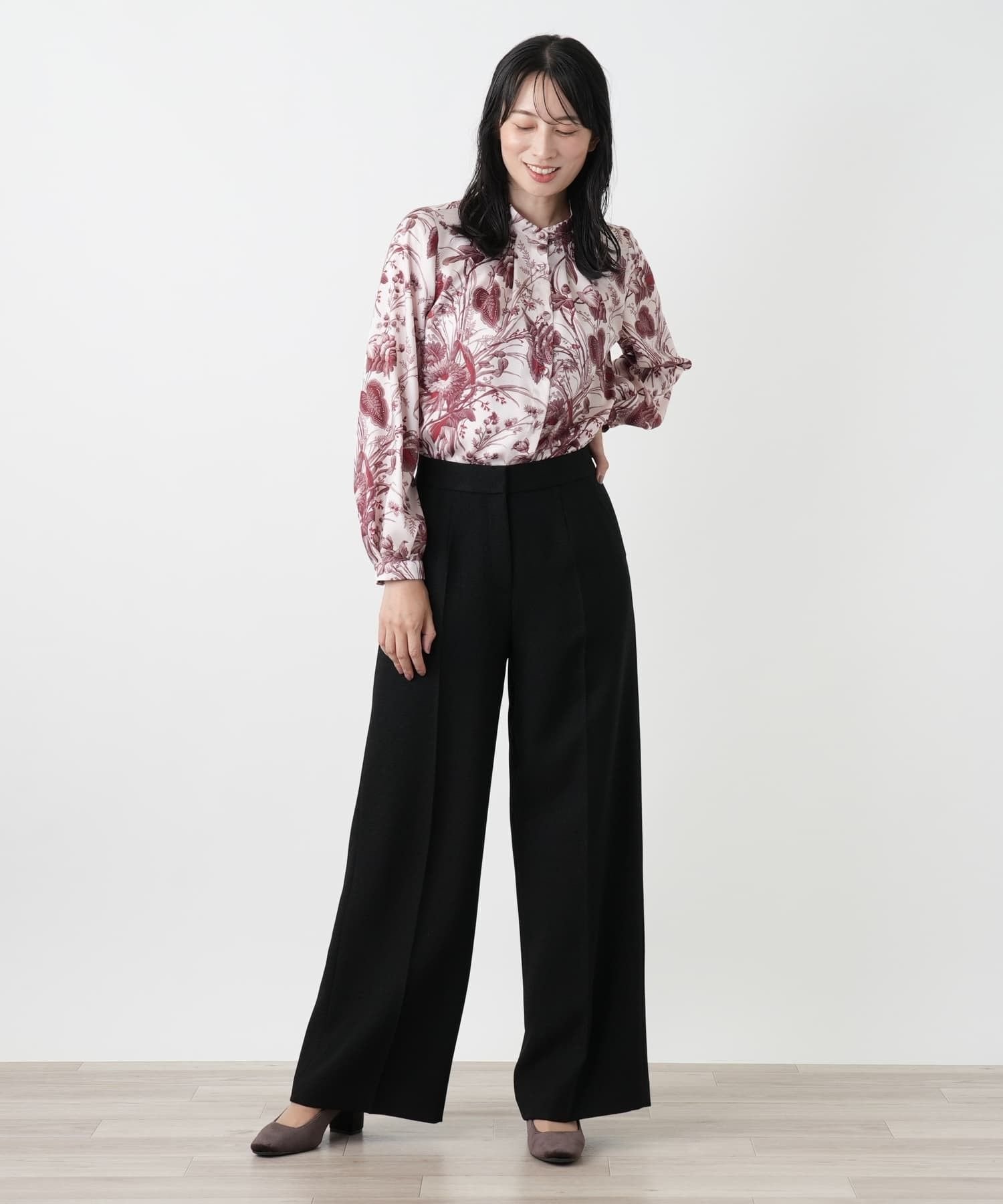 Leilian センタープレスワイドパンツ レリアン パンツ その他のパンツ ベージュ ブラック