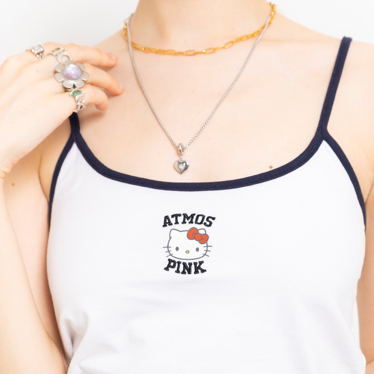 atmos pink HELLO KITTY * atmos pink Ringer Camisole WHITE アトモス トップス ノースリーブ・タンクトップ ホワイト