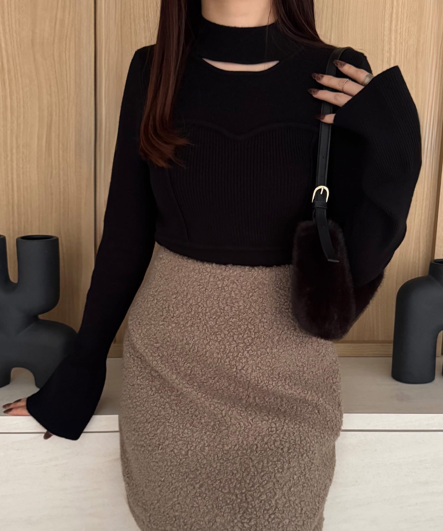 【SALE／35%OFF】JUNOAH ベルスリーブビスチェ風ニット ジュノア トップス ニット ブラック ホワイト ..