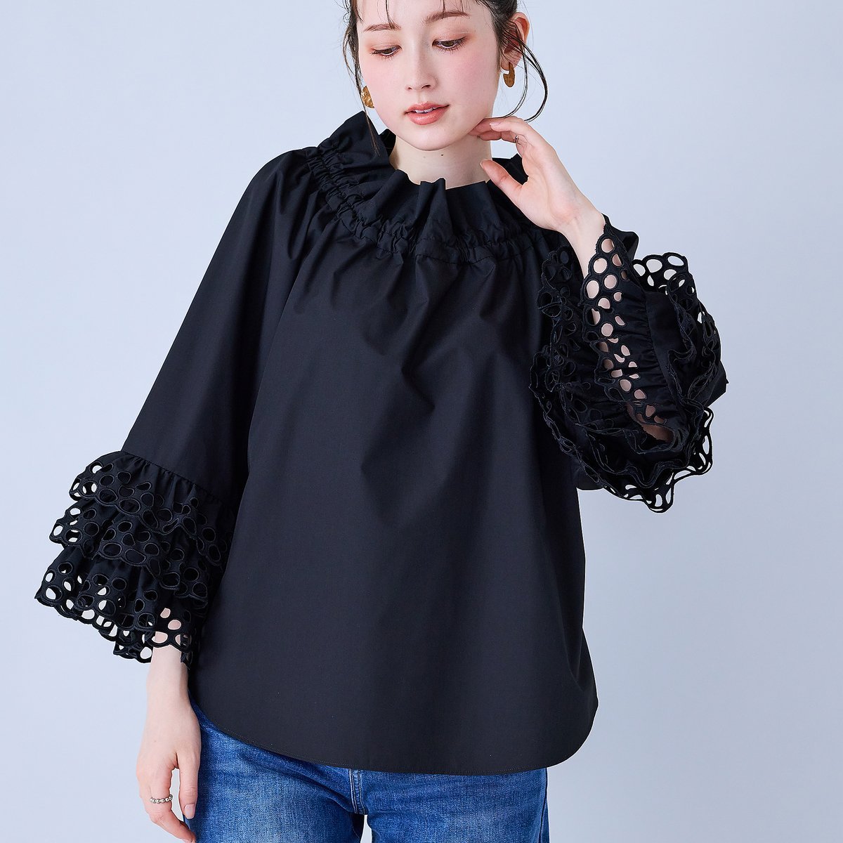 刺繍スリーブフレアブラウス ローズティアラ トップス シャツ・ブラウス レッド ホワイト ブラック