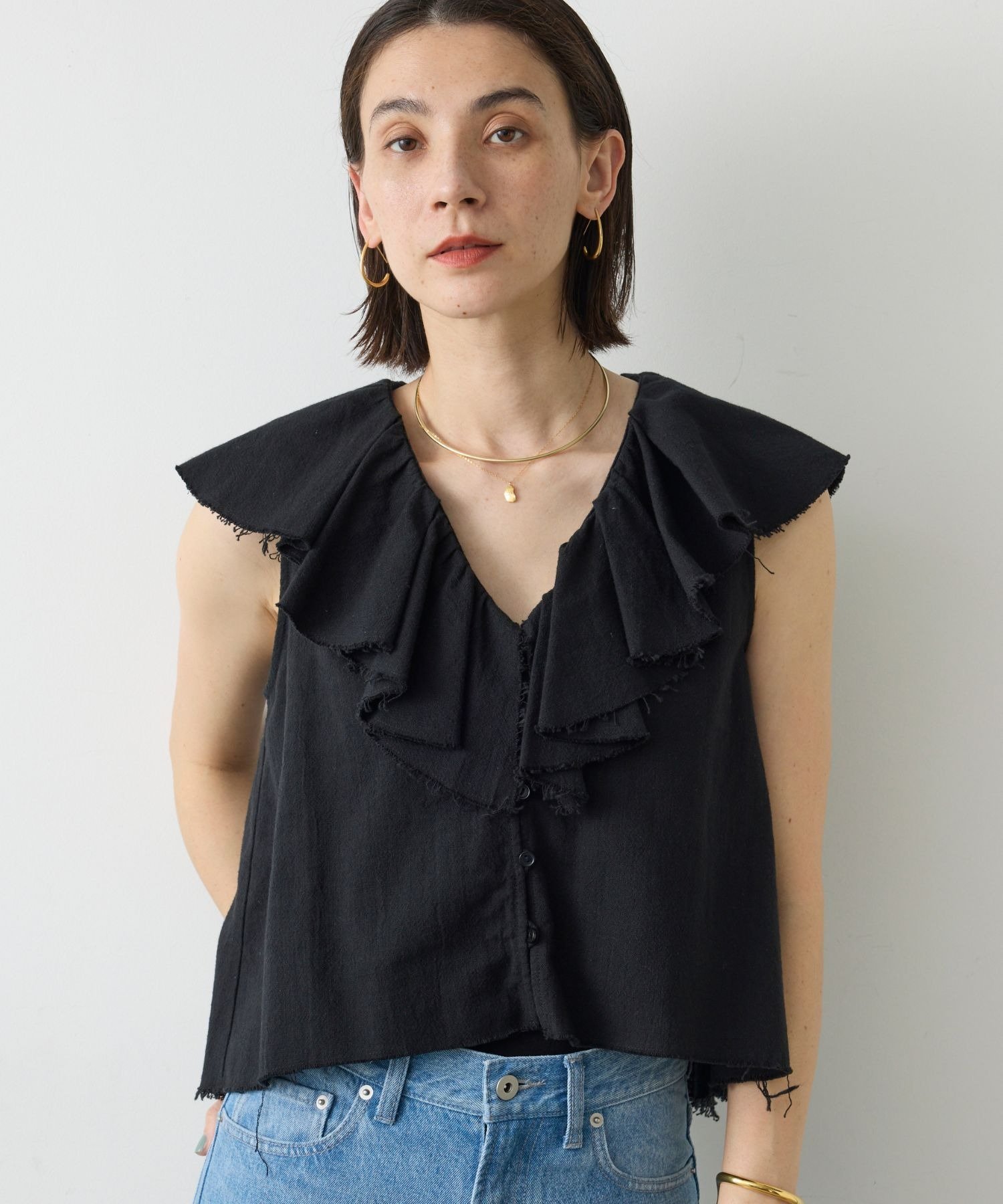 【SALE／20%OFF】GALLARDAGALANTE コットンラッフルブラウス ガリャルダガランテ トップス シャツ・ブラウス ブラック ホワイト【送料無料】 stylife-15724986 Rakuten Fashion パッケージ画像