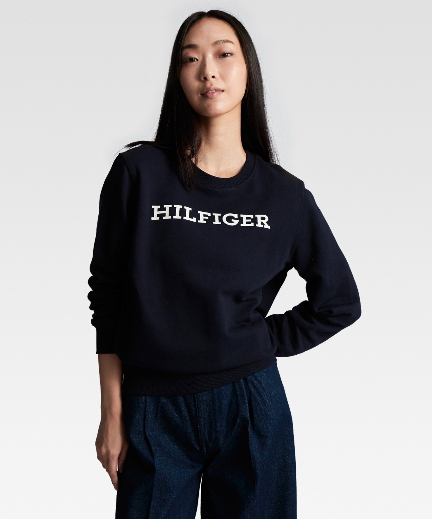 【SALE／40%OFF】TOMMY HILFIGER (W)TOMMY HILFIGER(トミーヒルフィガー) ロゴプリントスウェットシャツ トミーヒルフィガー トップス スウェット・トレーナー ネイビー ホワイト【送料無料】