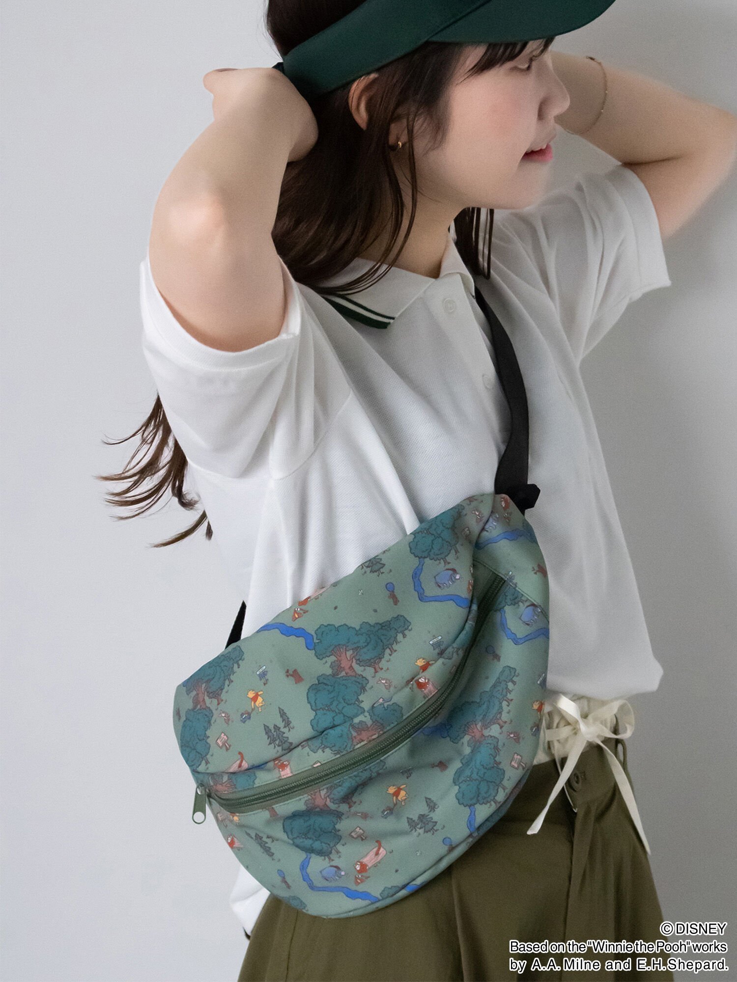 【SALE／60%OFF】ehka sopo 【Disney】くまのプーさん/ボディバッグ エヘカソポ バッグ ハンドバッグ ブルー カーキグリーン ベージュのサムネイル