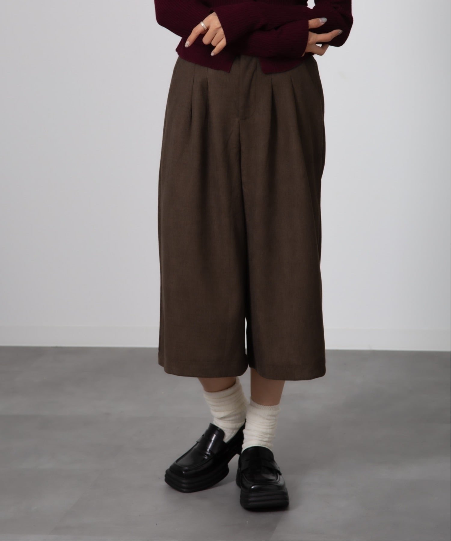Chiina Chiina/(W)Chiina/タック入り コーデュロイミディアムワイドパンツ チェルカ パンツ その他のパンツ ブラウン