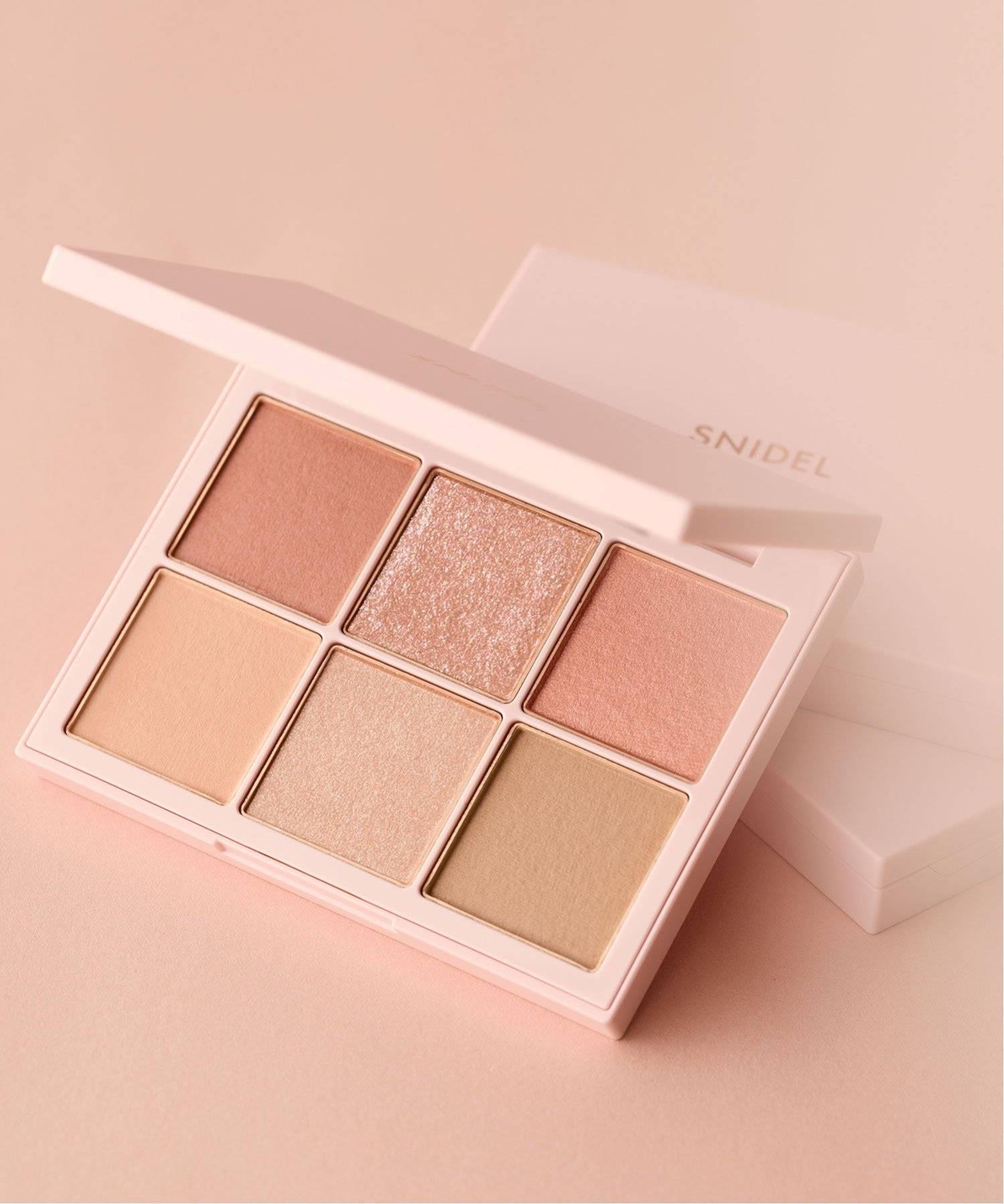 シャネル アイシャドウ 5色 パレット レ ベージュ パレット ルガール ディープ CHANEL PALETTE REGARD DEEP メイクアップ メークアップ アイメイク 目 目元 アイシャドー グラデーション グラデ パウダー 3145891841886 CHM184188 正規品直輸入 送料無料