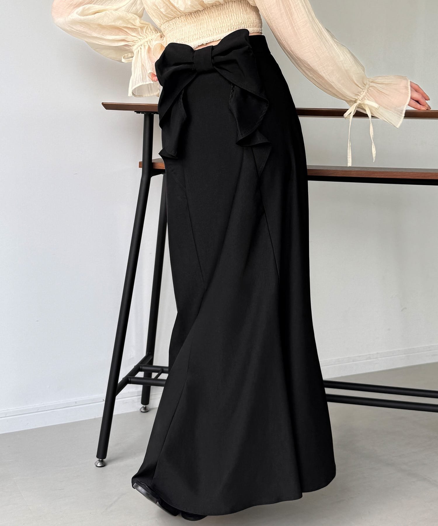 【SALE／26%OFF】JUNOAH バックリボンマーメイドスカート(裏地無し) ジュノア スカート ロング・マキシスカート ベージュ ブラック【送料無料】