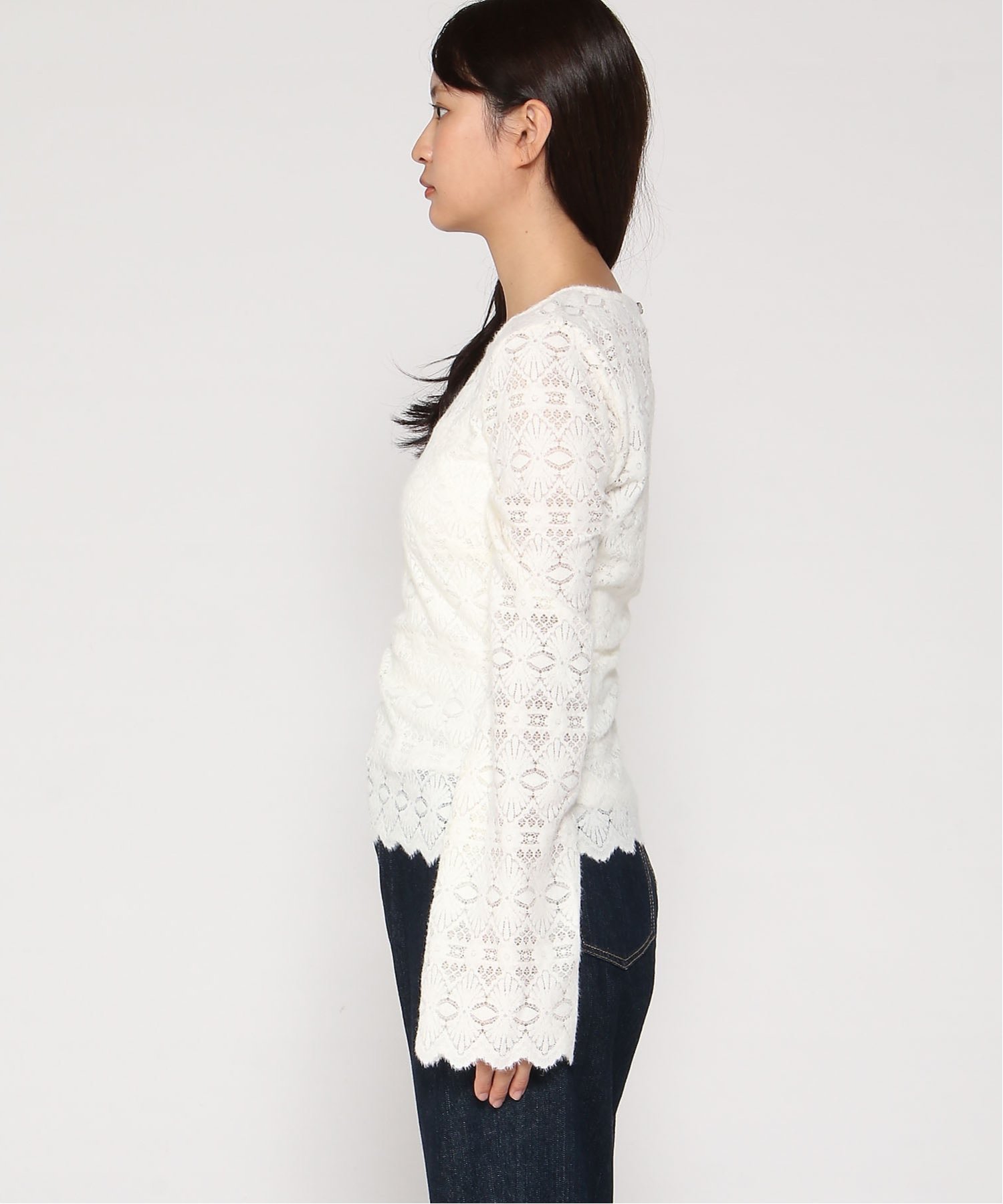 GUESS トップス (W)LS Flared Bridgette Top ゲス トップス カットソー・Tシャツ ホワイト ブラック