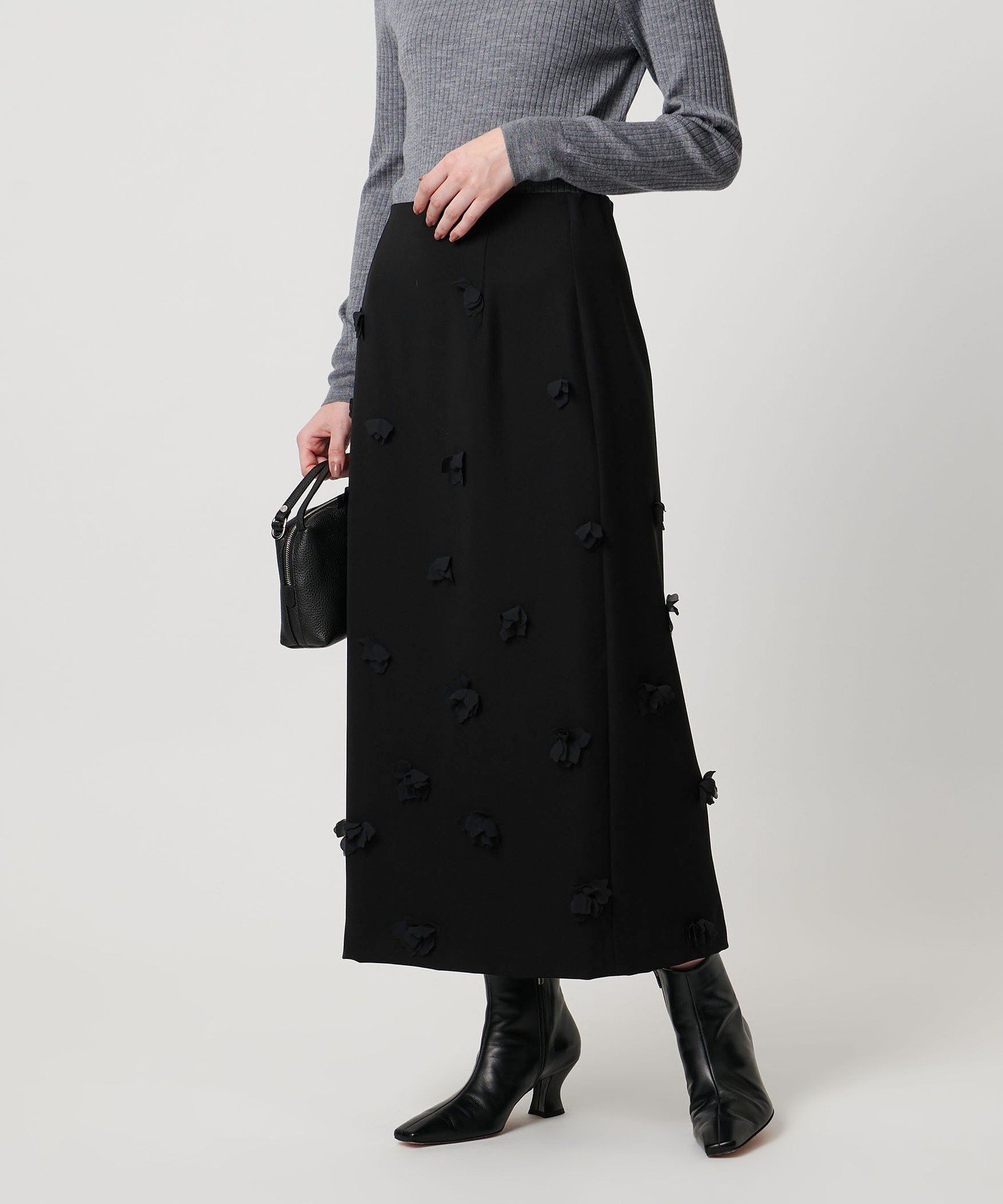 【SALE／10%OFF】UNITED ARROWS 3D フラワー ロング タイトスカート ユナイテッドアローズ スカート その他のスカート ブラック ホワイト【送料無料】のサムネイル