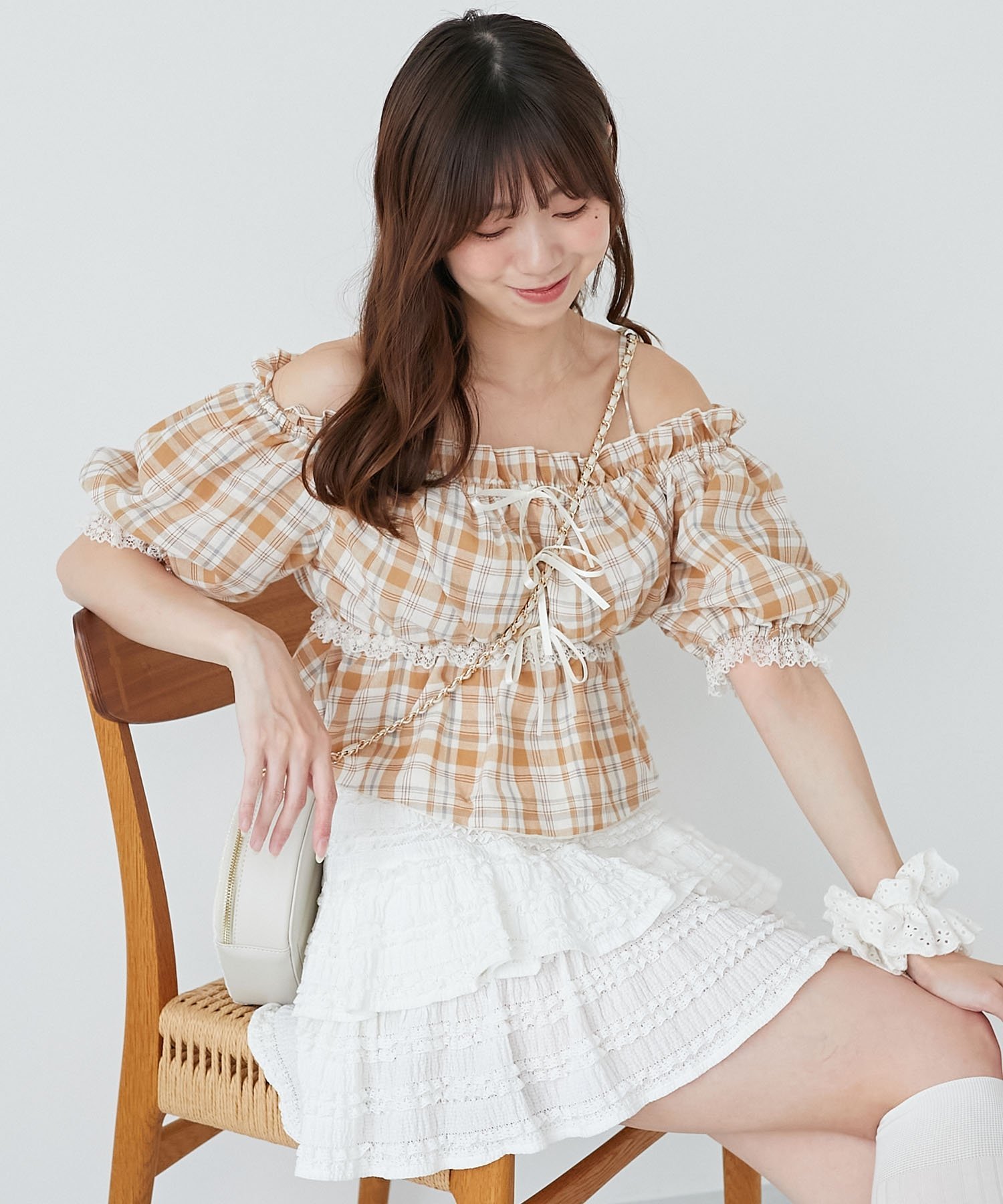 MAJESTIC LEGON フロントリボンオフショルブラウス マジェスティックレゴン トップス シャツ・ブラウス ピンク ブラック ベージュ ホワイト ブルー