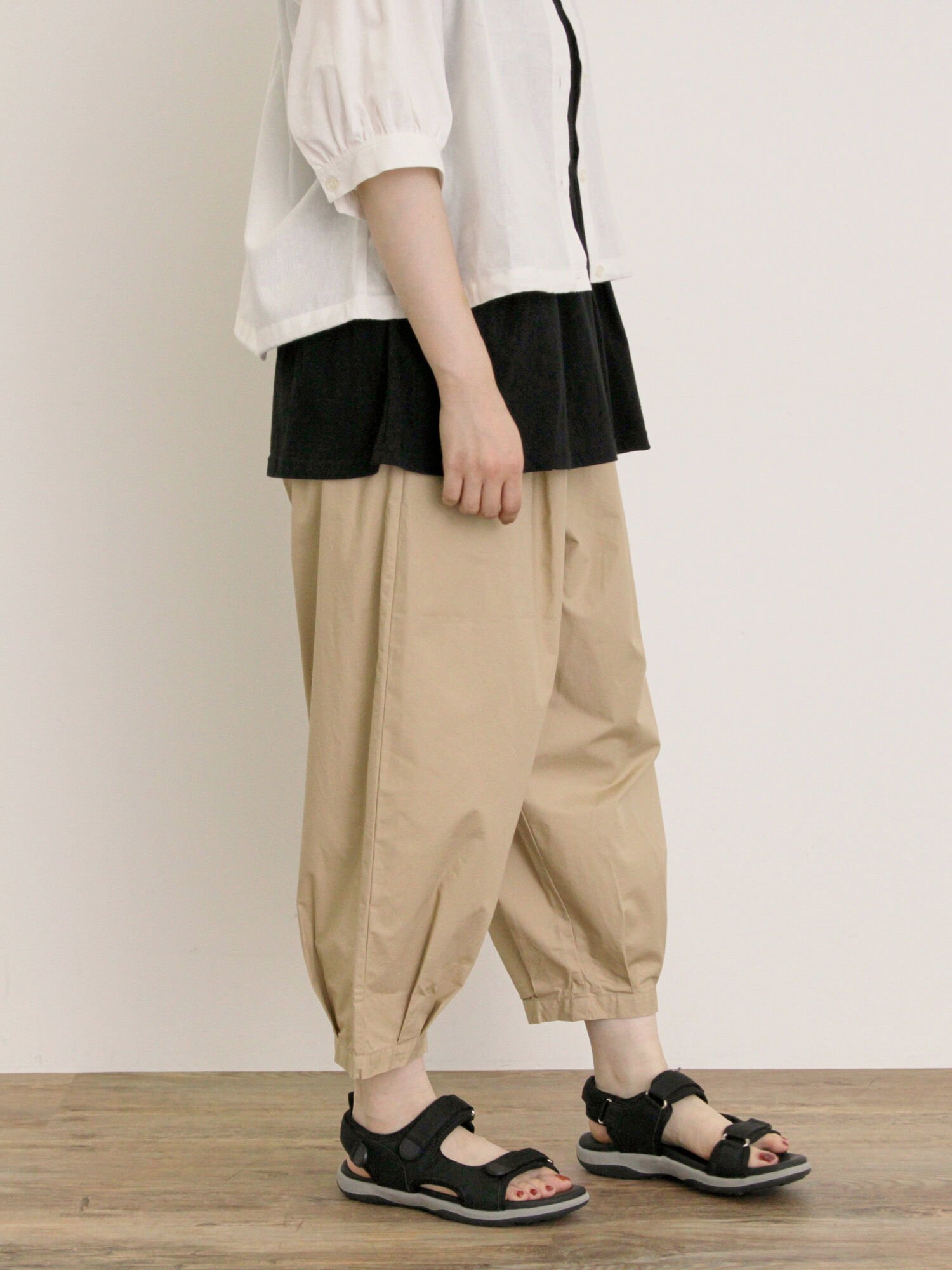 【SALE／45%OFF】Samansa Mos2 裾タックテーパードパンツ サマンサモスモス パンツ その他のパンツ ネイビー カーキグリーン ベージュのサムネイル