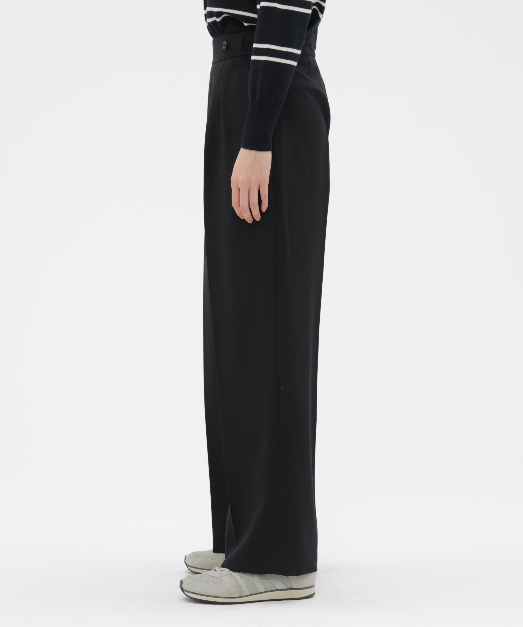MARGARET HOWELL FINE WOOL POPLIN TROUSERS マーガレット・ハウエル パンツ その他のパンツ ブラック
