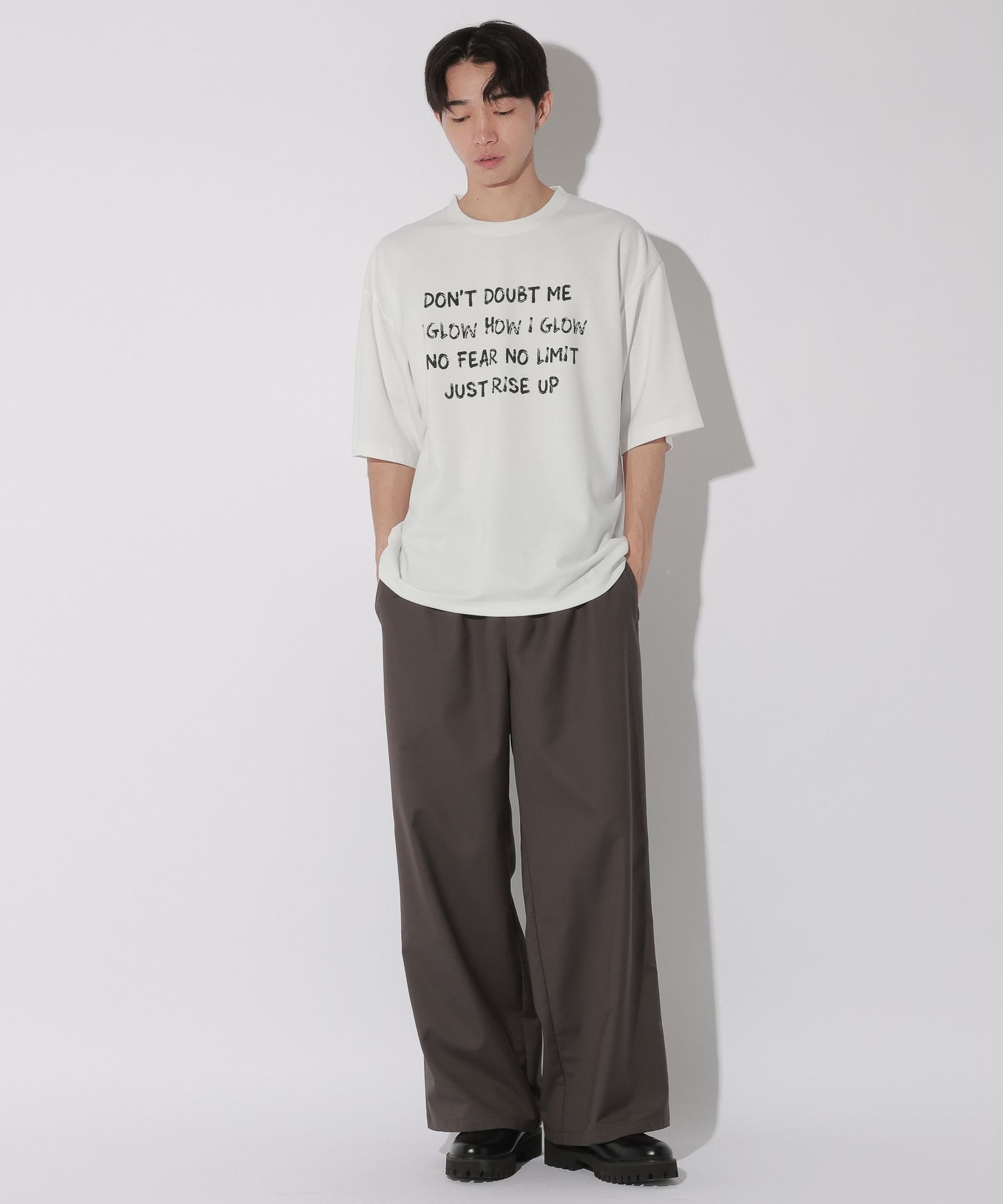 LAKOLE ドローイングメッセージT ラコレ トップス カットソー・Tシャツ グレー ホワイト