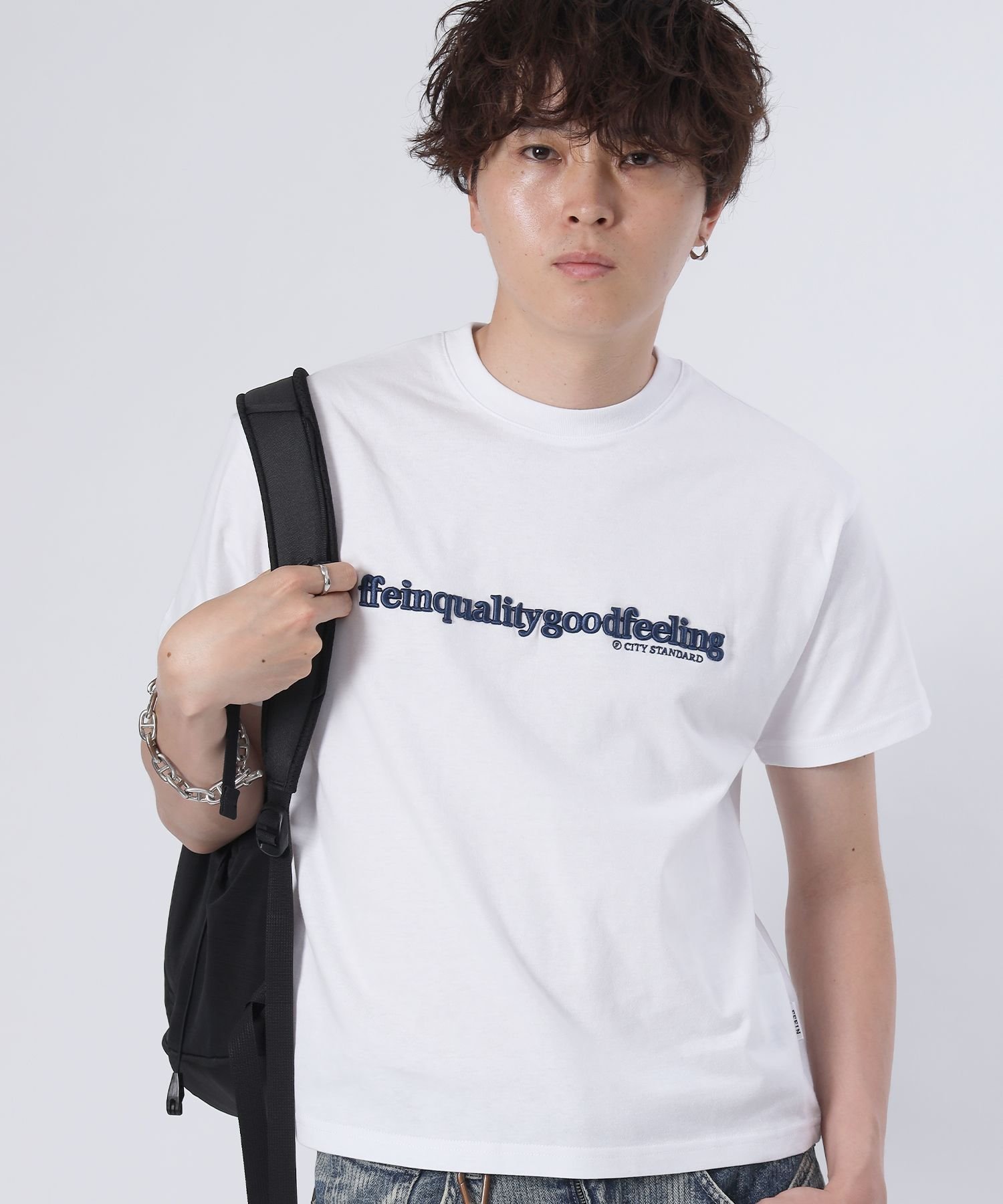 FFEIN 【FFEIN(フェイン)】センターロゴ3D刺繍ショート丈Tシャツ /クルーネック 半袖 刺繍 シンプル 【短丈】 ナバル トップス カットソー・Tシャツ ブラック ネイビー ホワイト グレー ブラウン