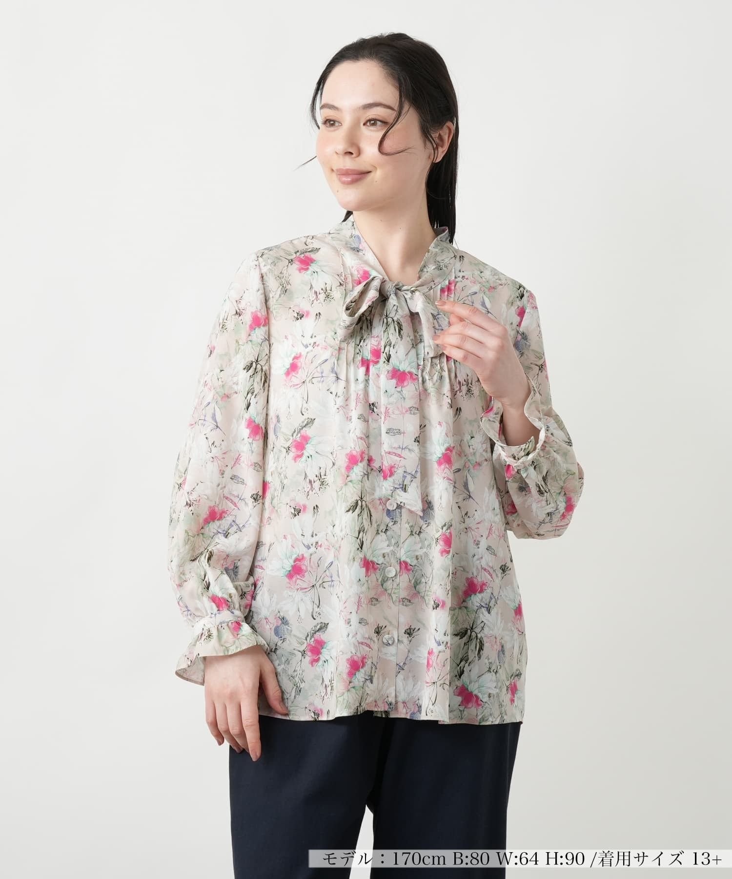 Leilian PLUS HOUSE 【店頭人気】花柄ボウタイブラウス【ROCHAS Premiere】【ERICA】 レリアン プラスハウス トップス シャツ・ブラウス ベージュ