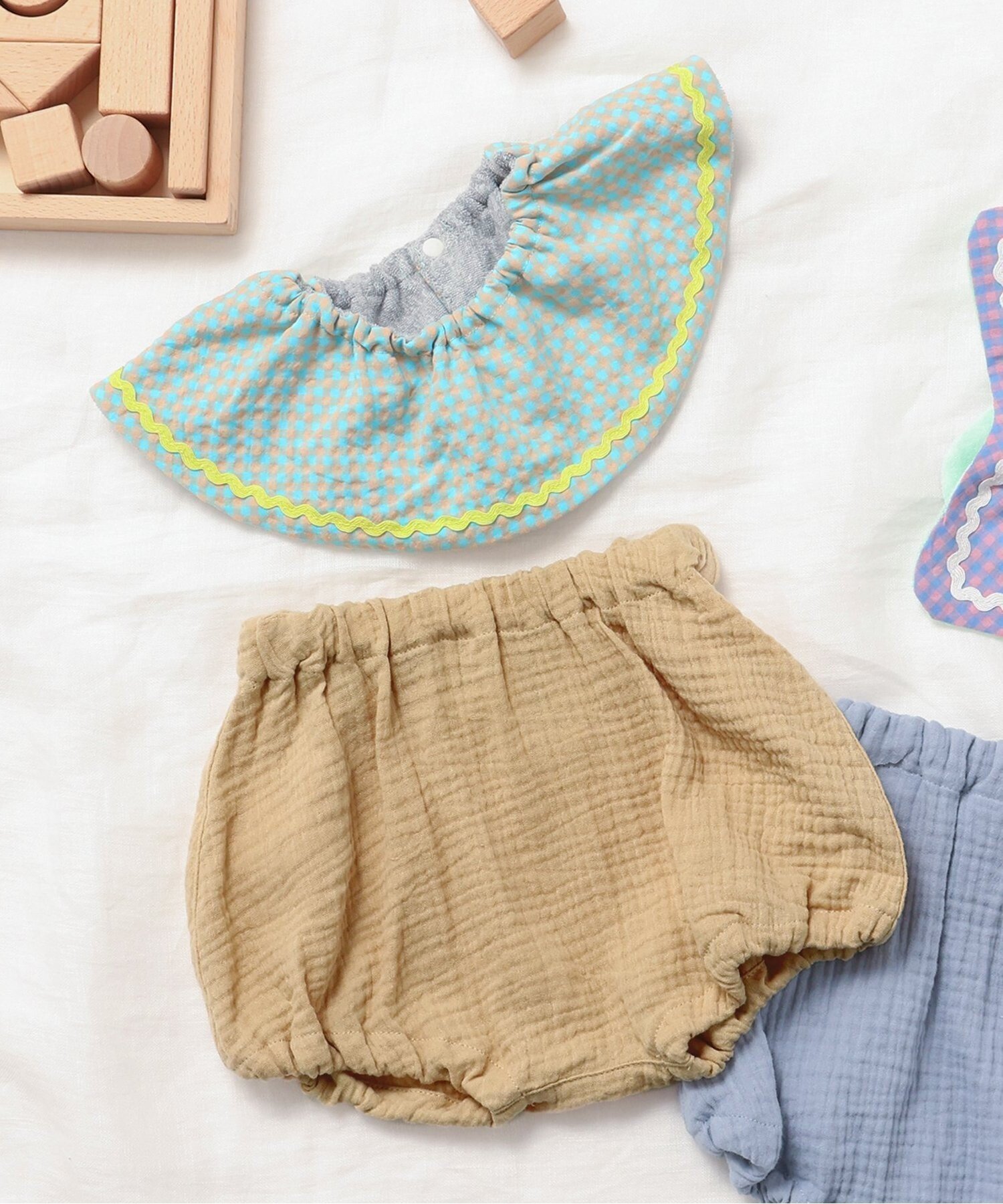 【SALE／30%OFF】BREEZE スタイ&ブルマギフトセット エフオーオンラインストア マタニティウェア・ベビー用品 その他のベビーグッズ ベージュ ブルー