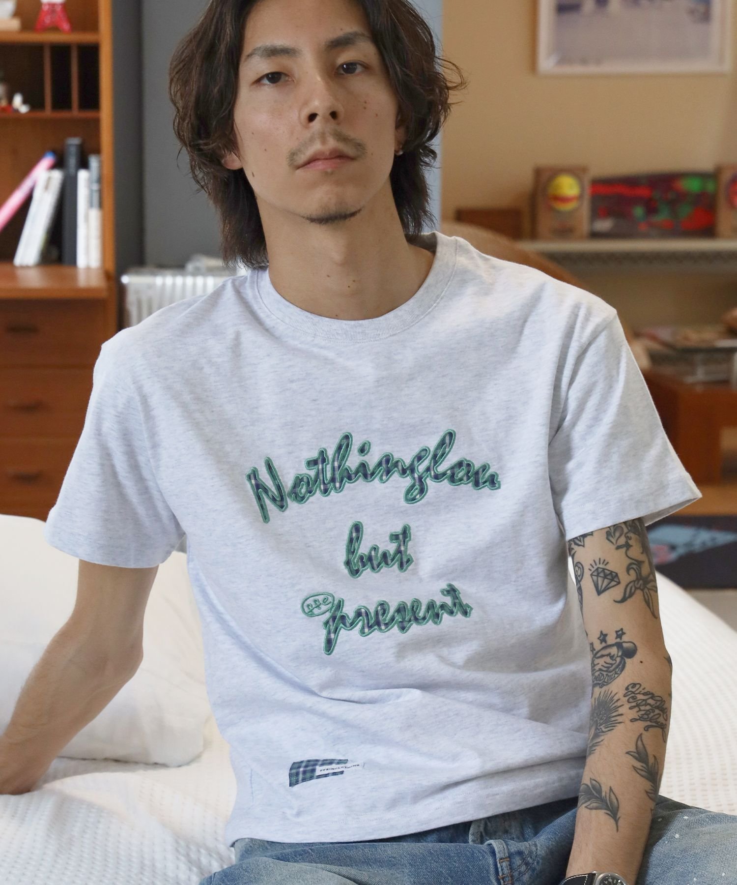 FFEIN 【FFEIN(フェイン)】アップリケロゴショート丈Tシャツ/ Tシャツ クルーネック 半袖 プリント 刺繍 チェック 【短丈】 ナバル トップス カットソー・Tシャツ ブラック ホワイト グレー ネイビー