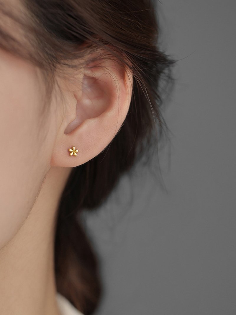 【SALE／25%OFF】Coo+i Coo+i/(W)ミニミニフラワーピアス ゴールド シルバー スレンダー アクセサリー・腕時計 ピアス シルバー ゴールド