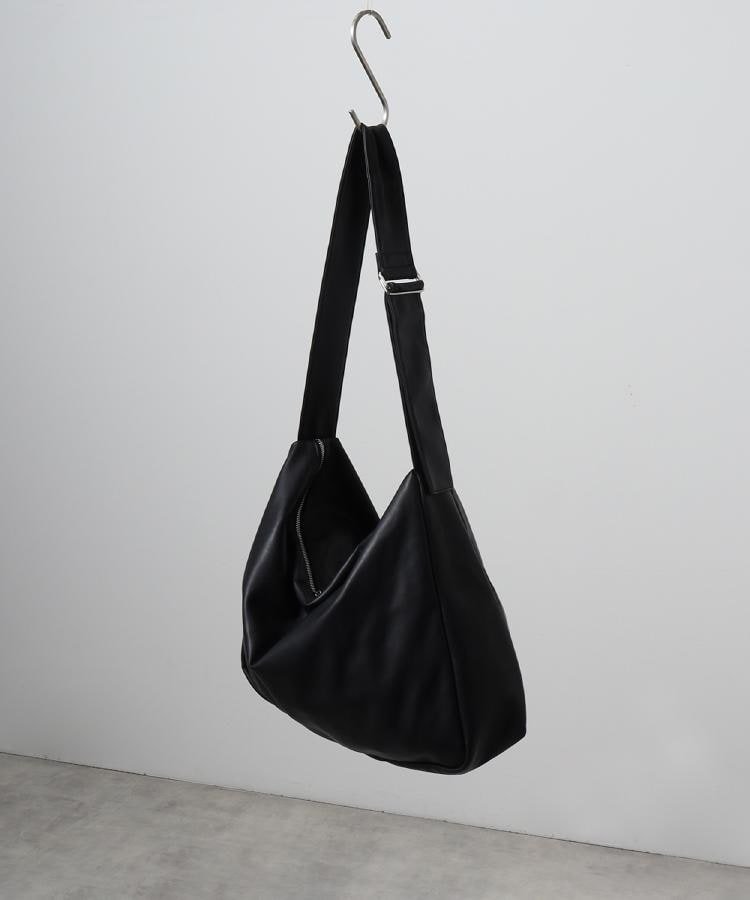 tk.TAKEO KIKUCHI ルーズビッグショルダーバッグ/たすき掛け/ビッグ/A3サイズ収納可能 ティーケータケ..