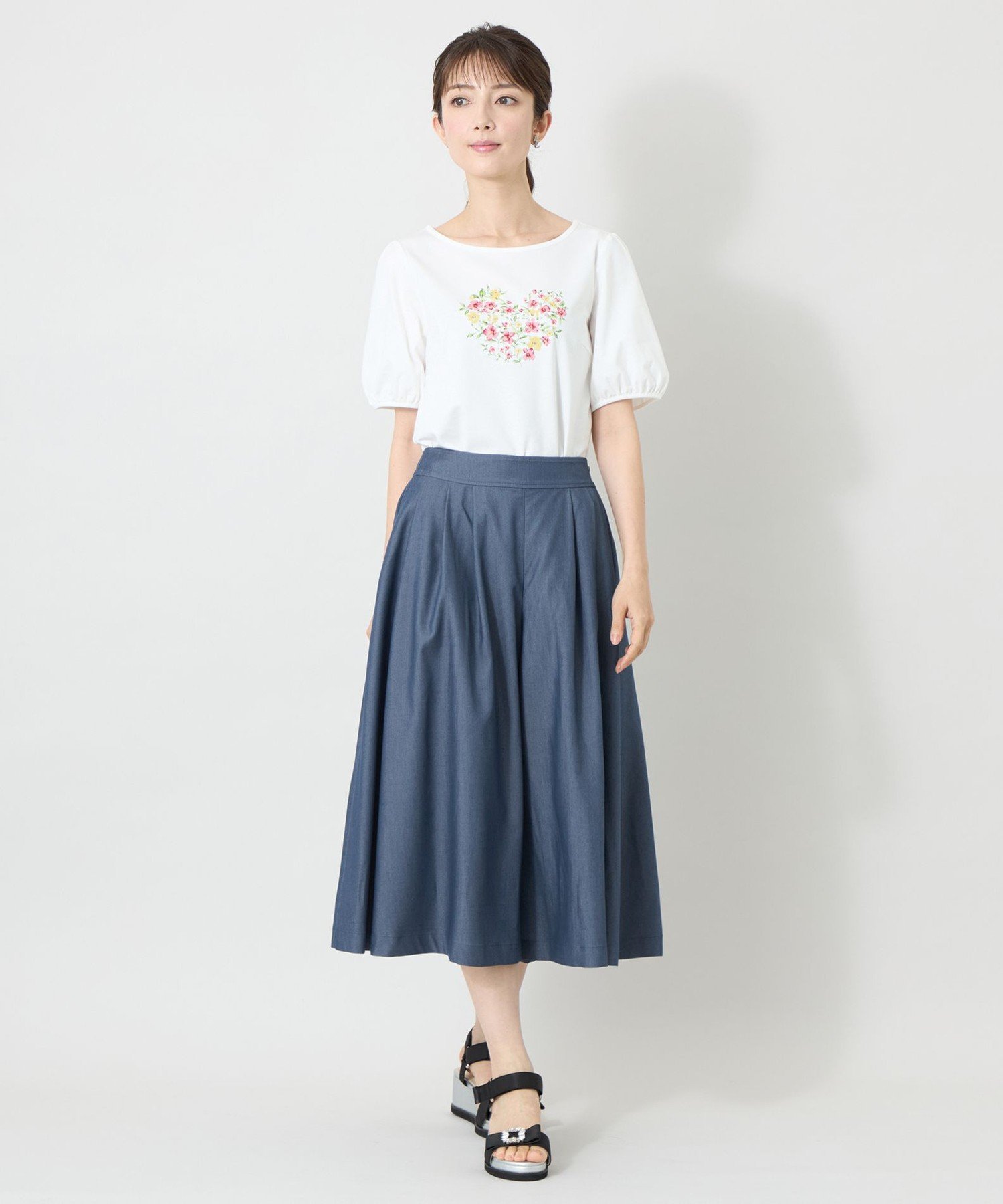 TO BE CHIC ブロッサムハートグラフィック プルオーバー トゥー ビー シック トップス カットソー・Tシャツ ホワイト ブラック