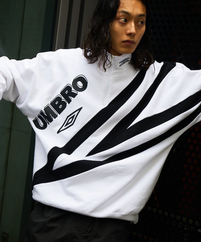 【SALE／30 OFF】UMBRO 別注 クラシックビックロゴ ハーフジップスウェット フリークスストア トップス スウェット トレーナー ホワイト グレー ブラック【送料無料】