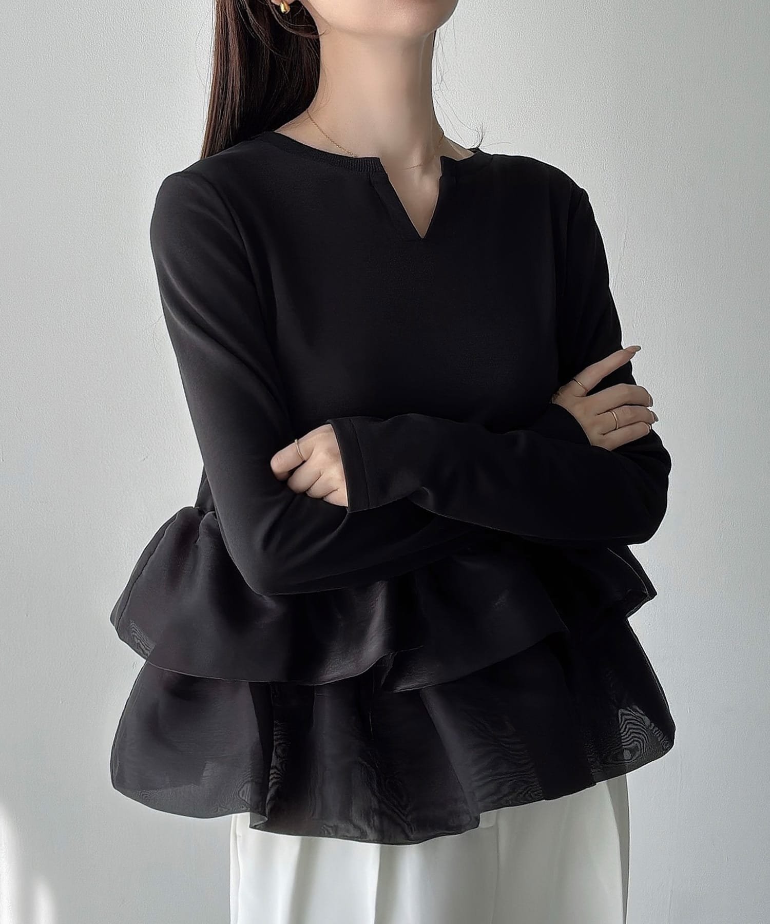 【SALE／26%OFF】JUNOAH Meiru バルーンフリル長袖ペプラムトップス ジュノア トップス シャツ・ブラウス ブラック ホワイト【送料無料】のサムネイル