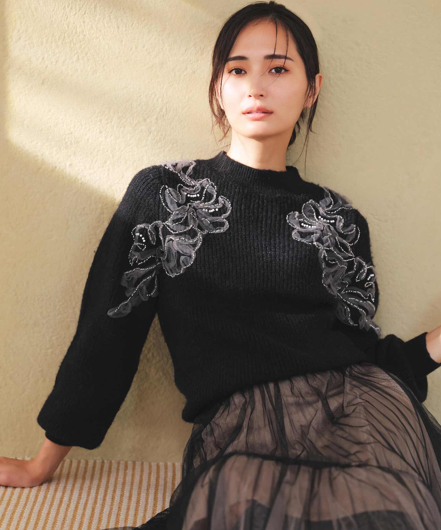 Noela ビジュー刺繍ニット ノエラ トップス ニット ブラック グレー【送料無料】のサムネイル