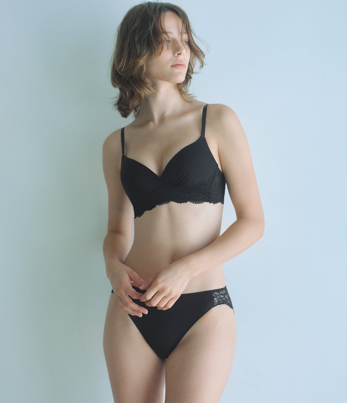 PEACH JOHN なめらかで伸びの良いストレッチ生地仕立て.美胸レースフレームショーツ ピーチ・ジョン イ..