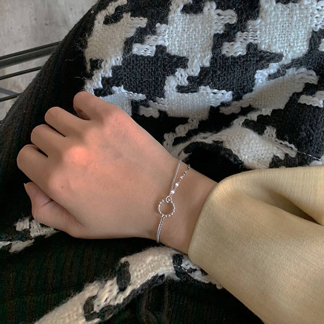 【SALE／39%OFF】Forcement 手元にやさしいきらめきを添えてくれるチェーンブレスレット メゾンドラティール アクセサリー・腕時計 ブレスレット・バングル シルバー