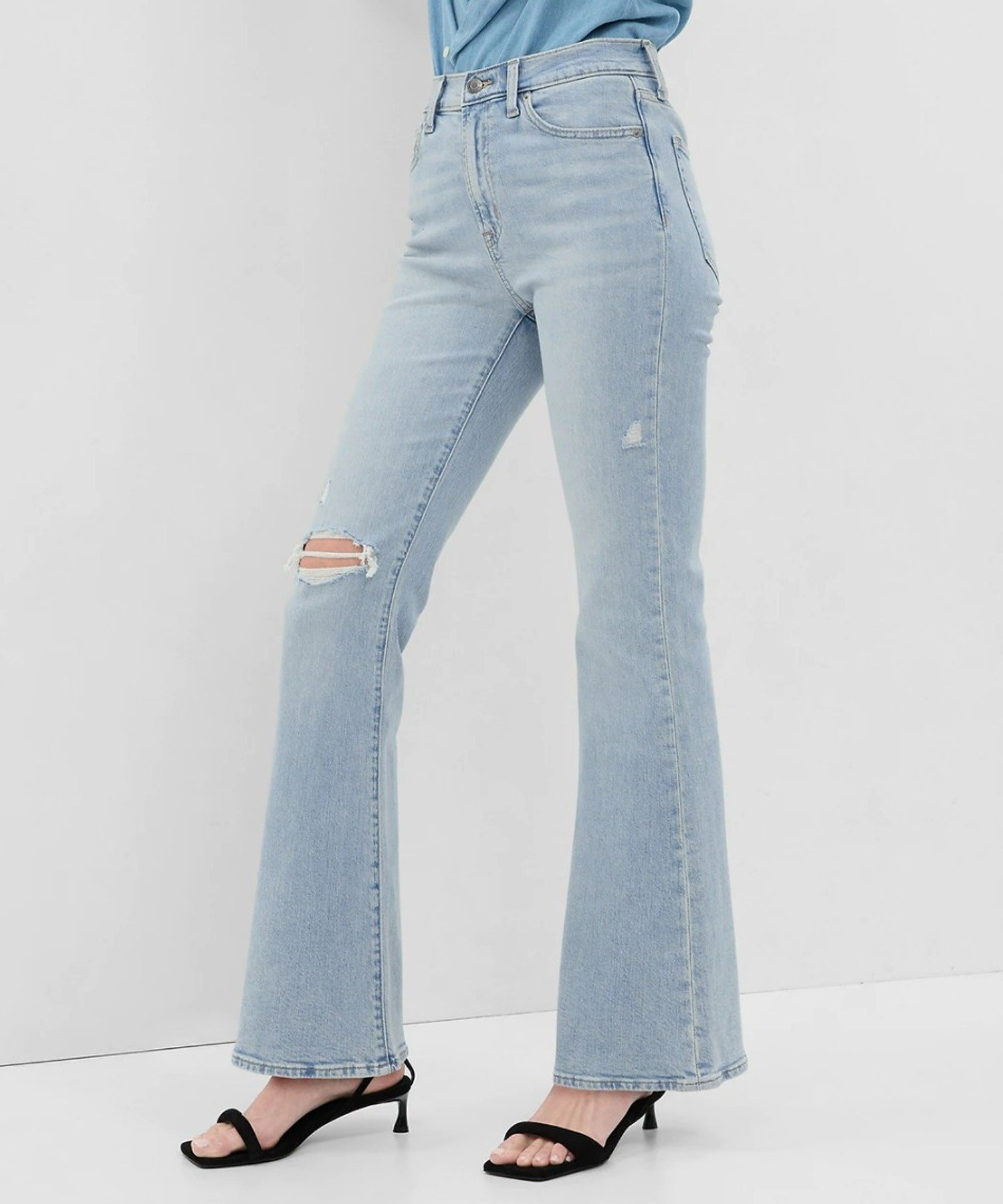【SALE／59%OFF】GAP (W)ウォッシュウェル ハイライズ ダメージ '70sフレアデニム ギャップ パンツ ジーンズ・デニムパンツ ブルーのサムネイル